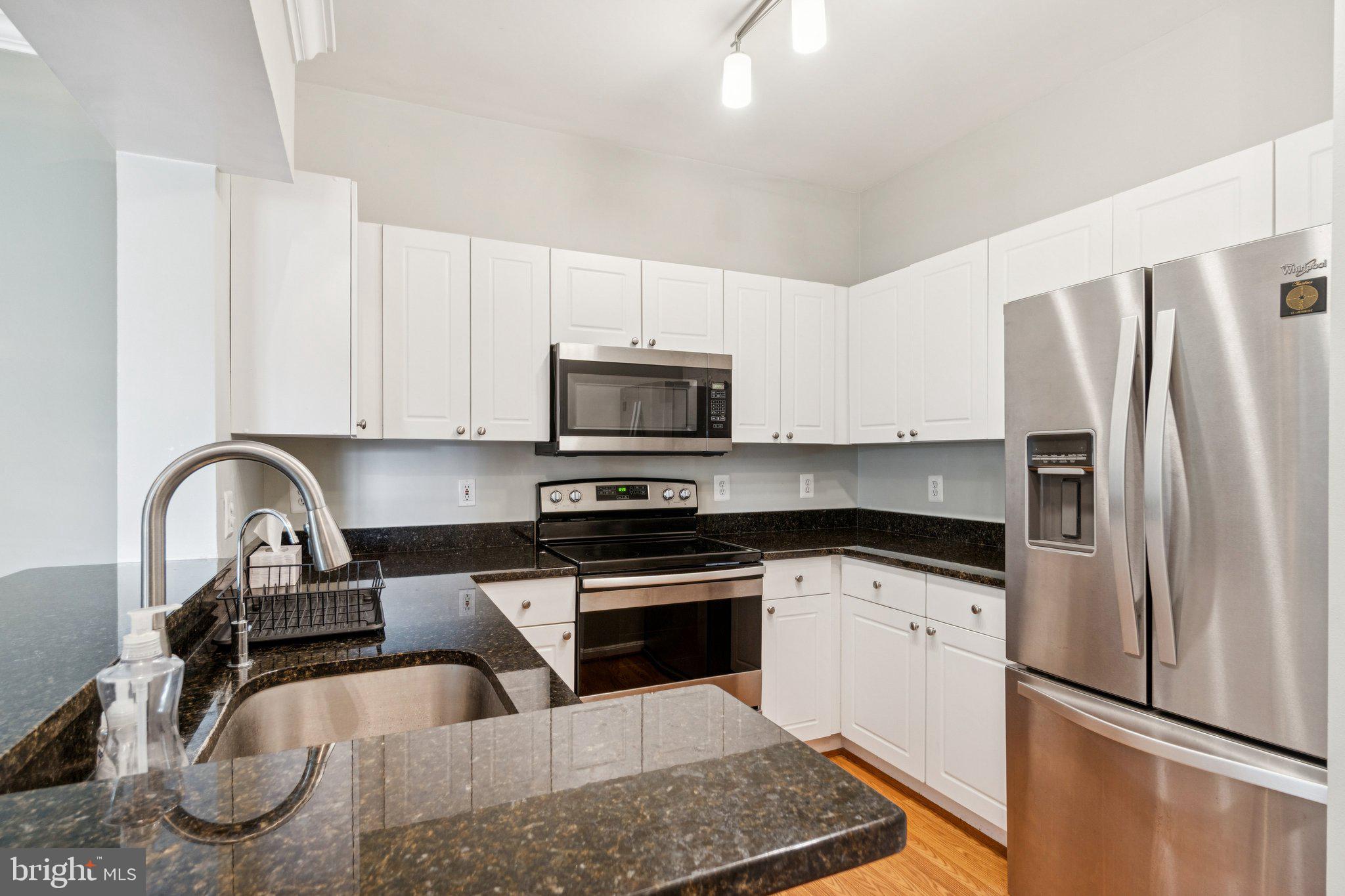 4550 STRUTFIELD LANE 2424