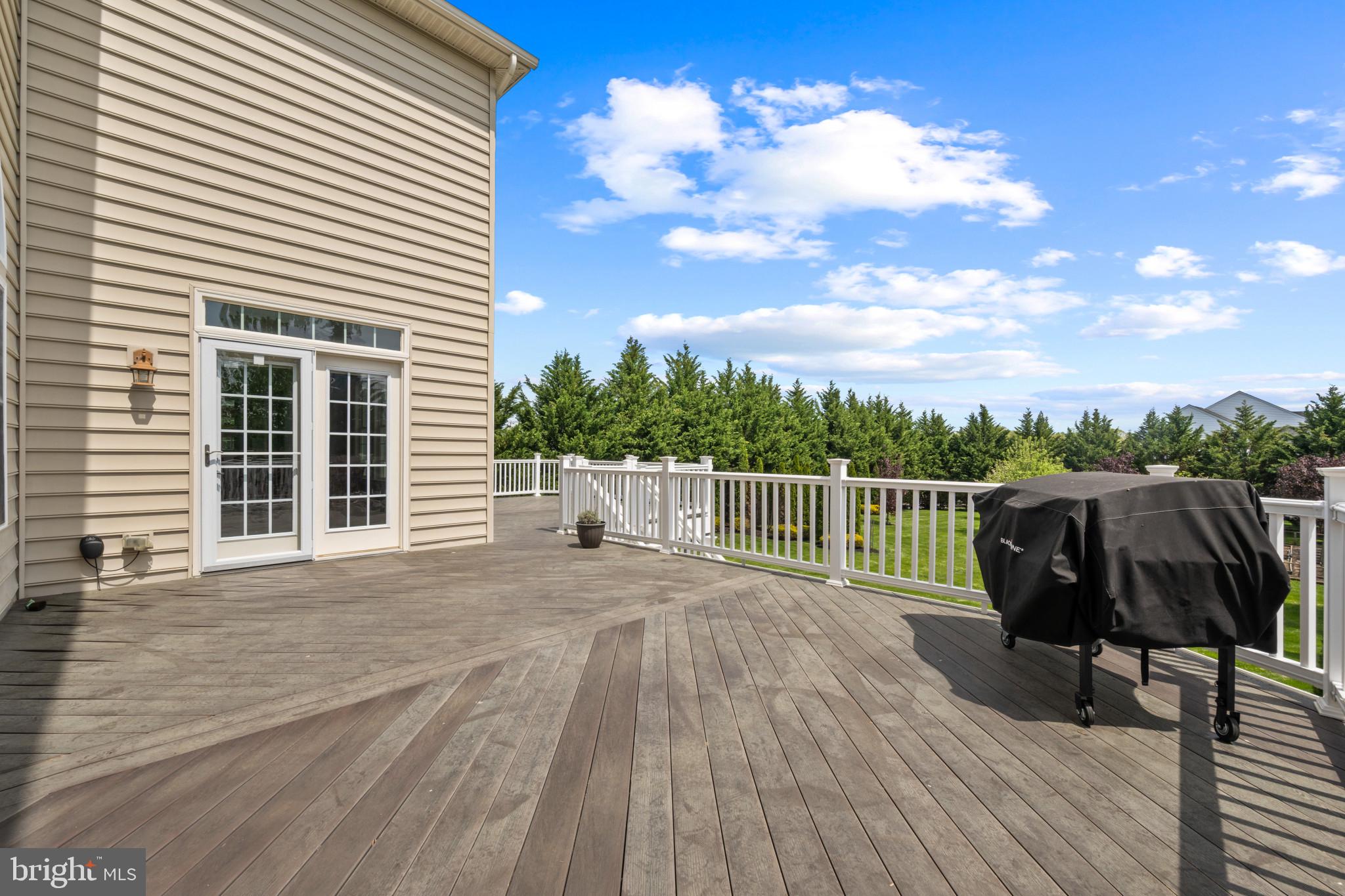 WARFIELD ESTATES - Residential