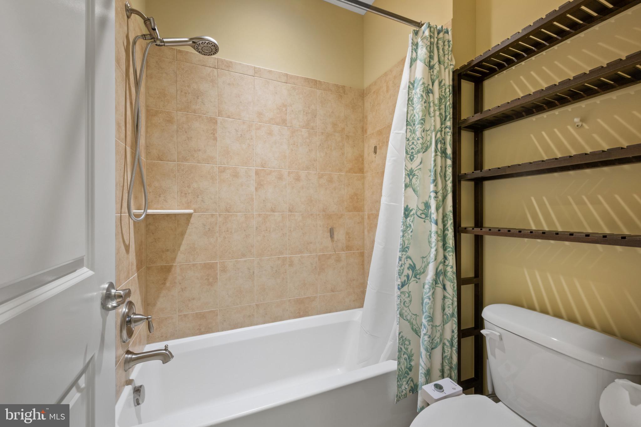 WARFIELD ESTATES - Residential