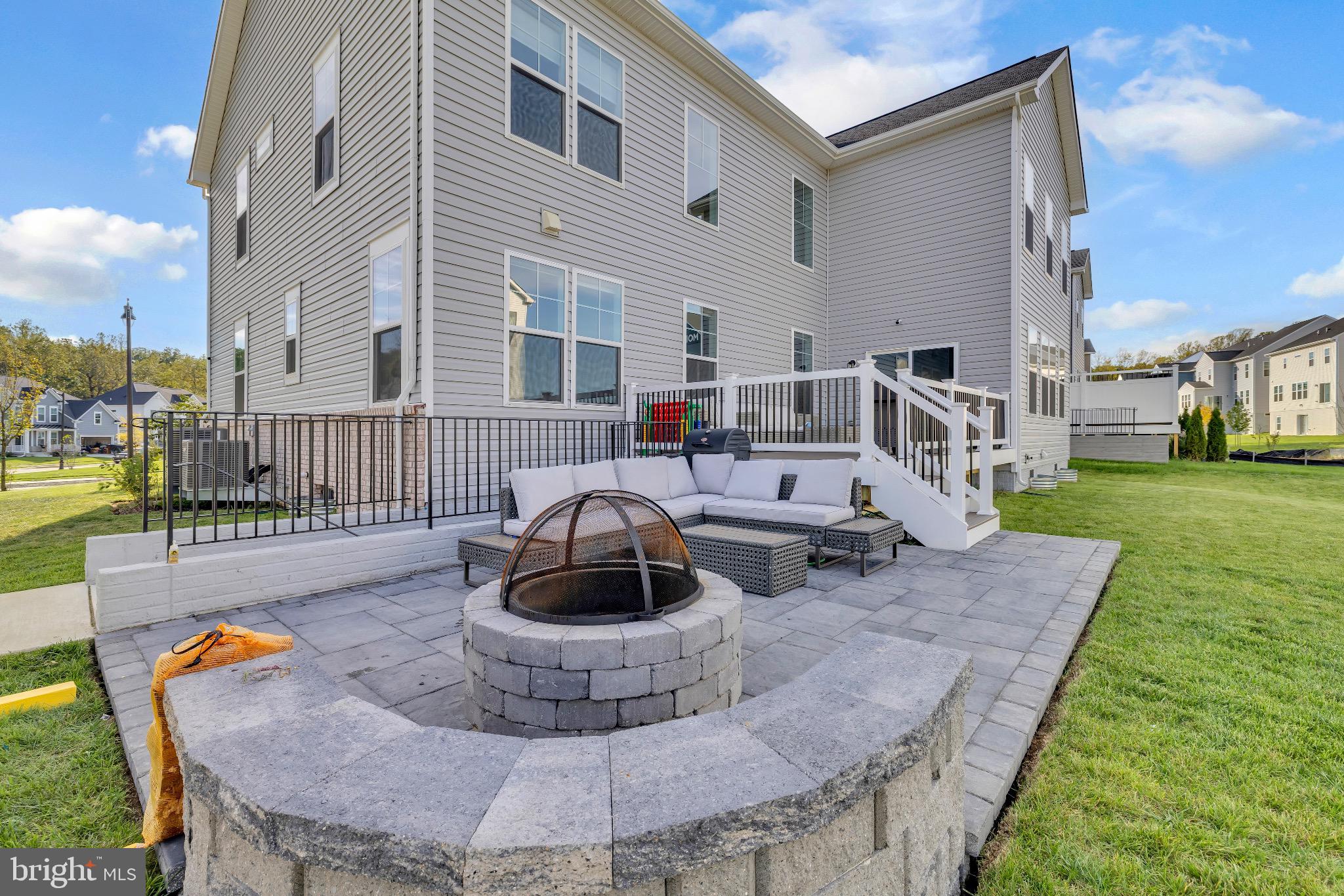 SOUTHLAKE - Residential