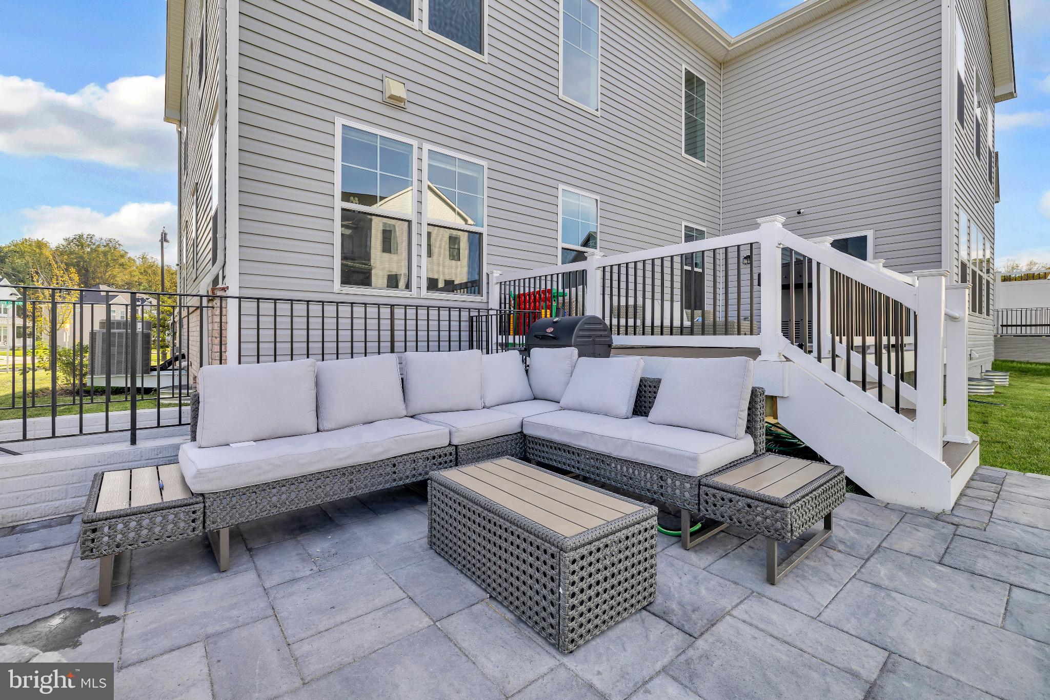 SOUTHLAKE - Residential