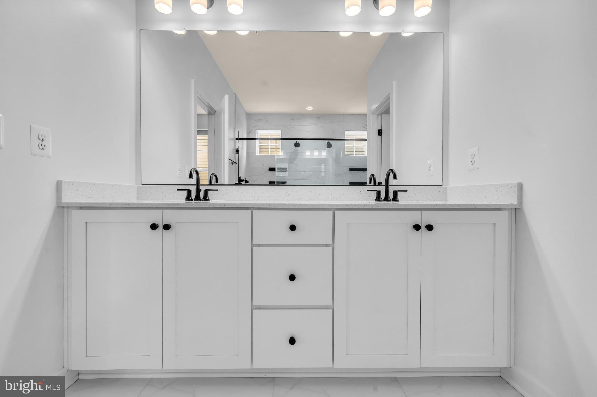 SOUTHLAKE - Residential