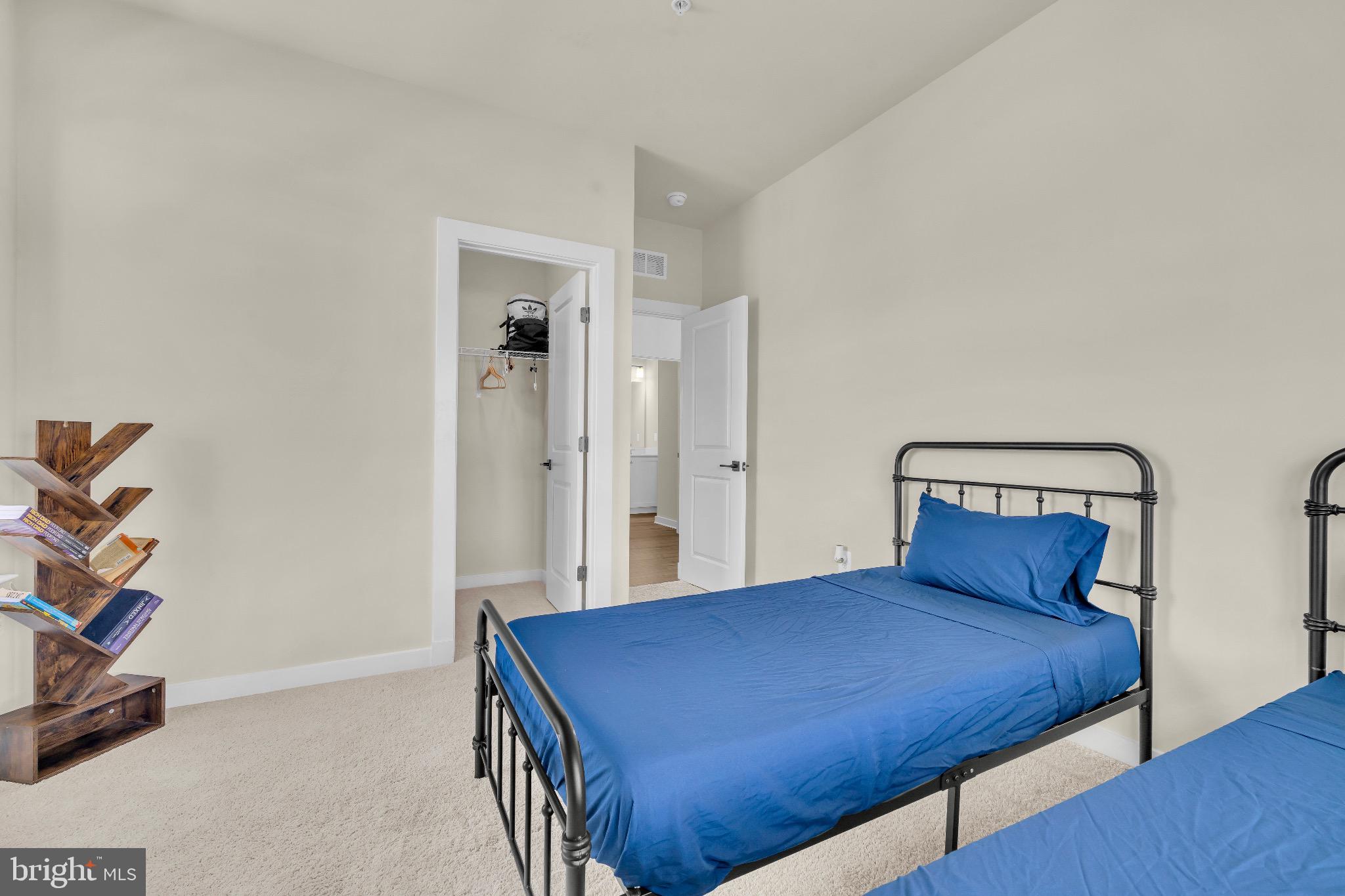 SOUTHLAKE - Residential