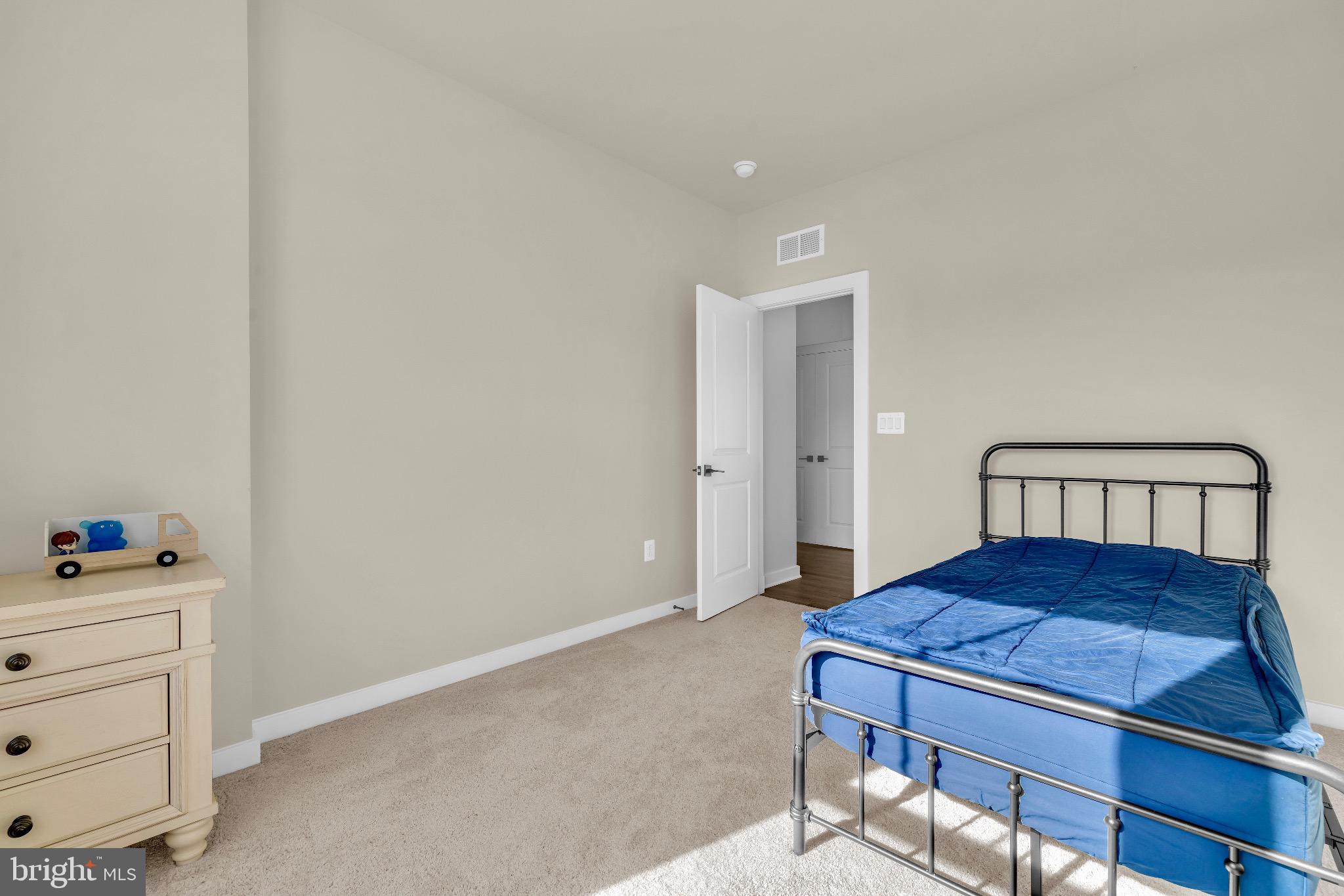 SOUTHLAKE - Residential