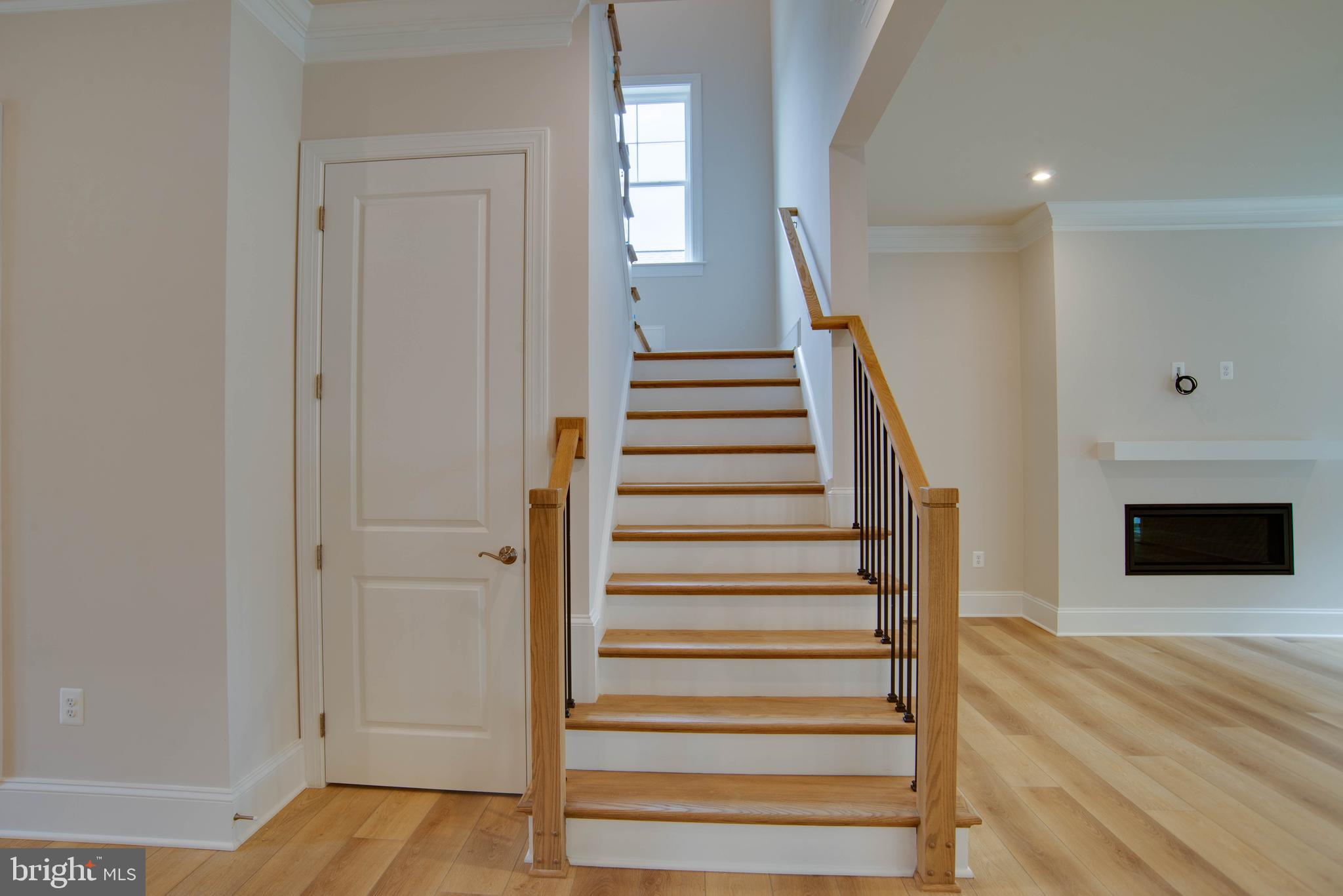 VIENNA WOODS - Residential