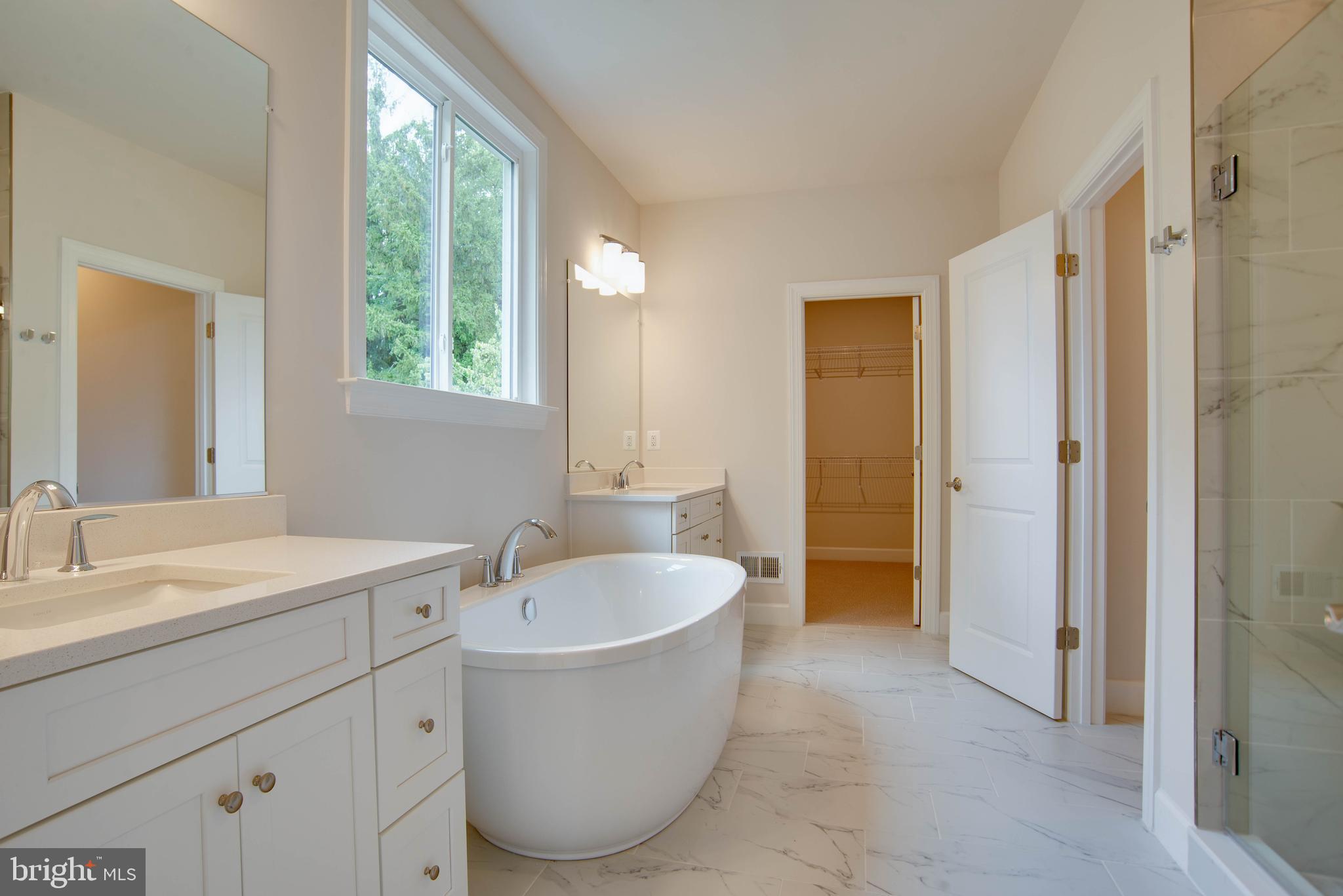 VIENNA WOODS - Residential