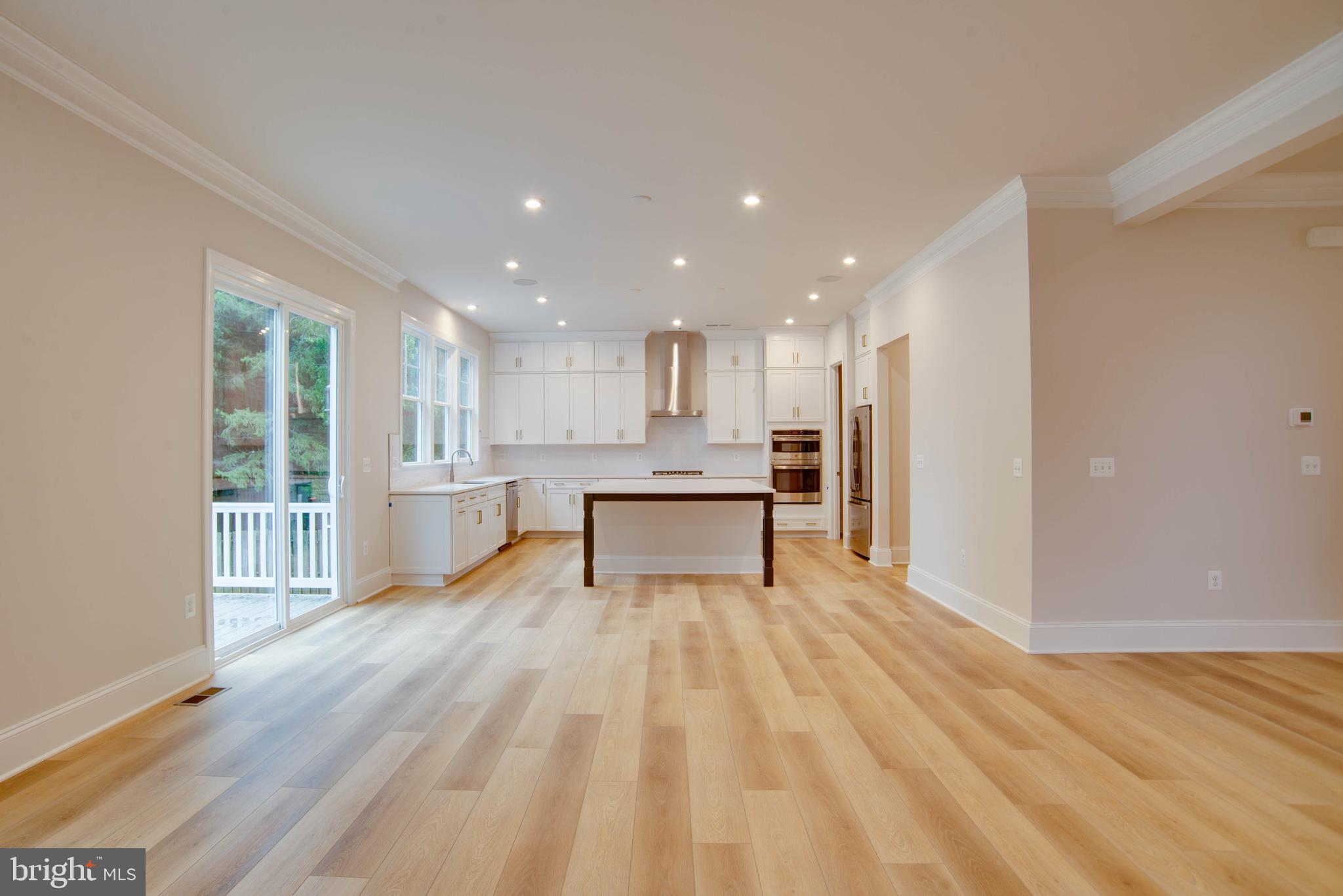 VIENNA WOODS - Residential