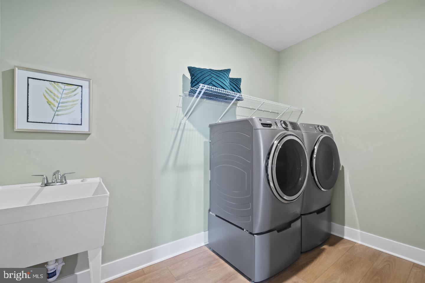 VIENNA WOODS - Residential