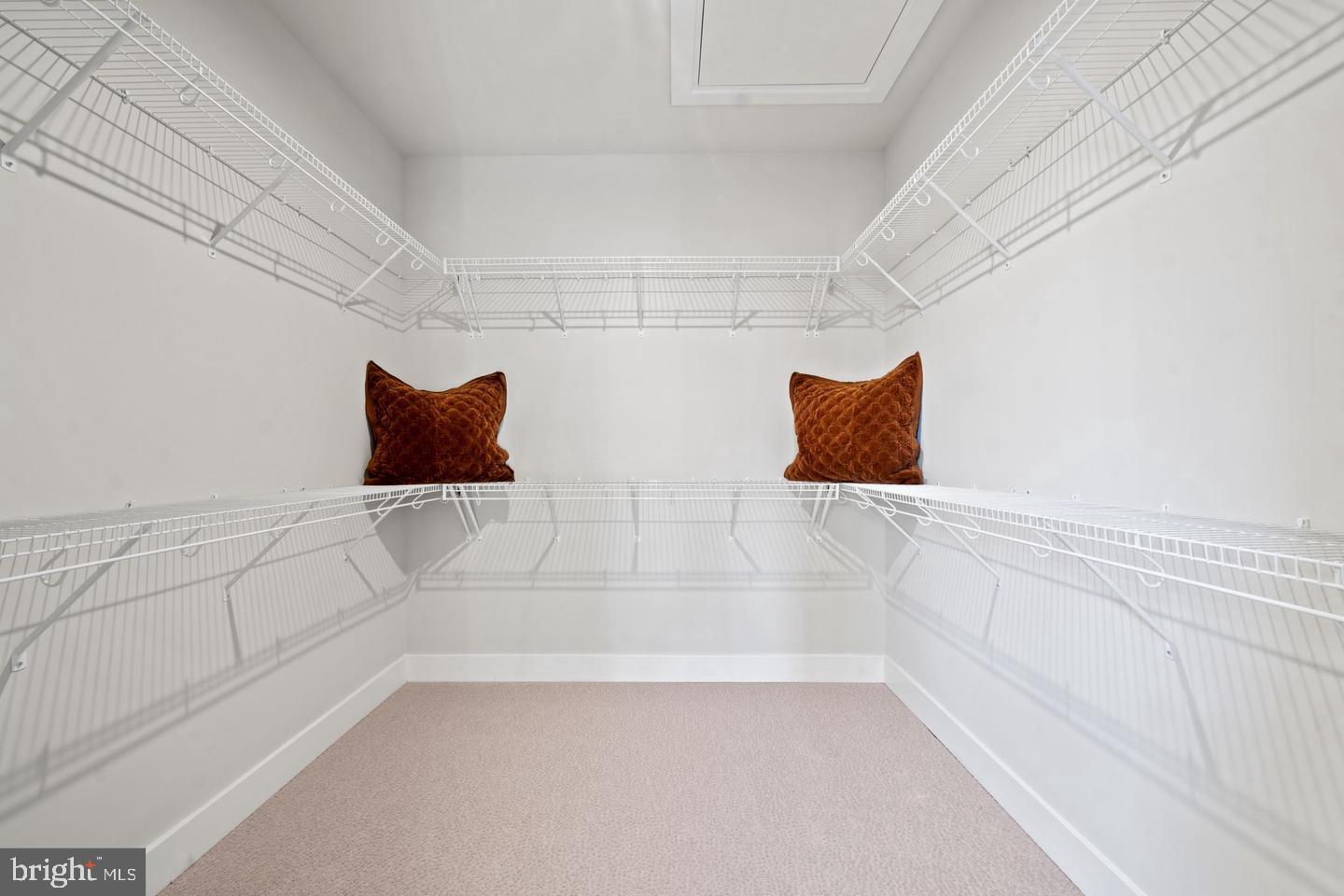 VIENNA WOODS - Residential