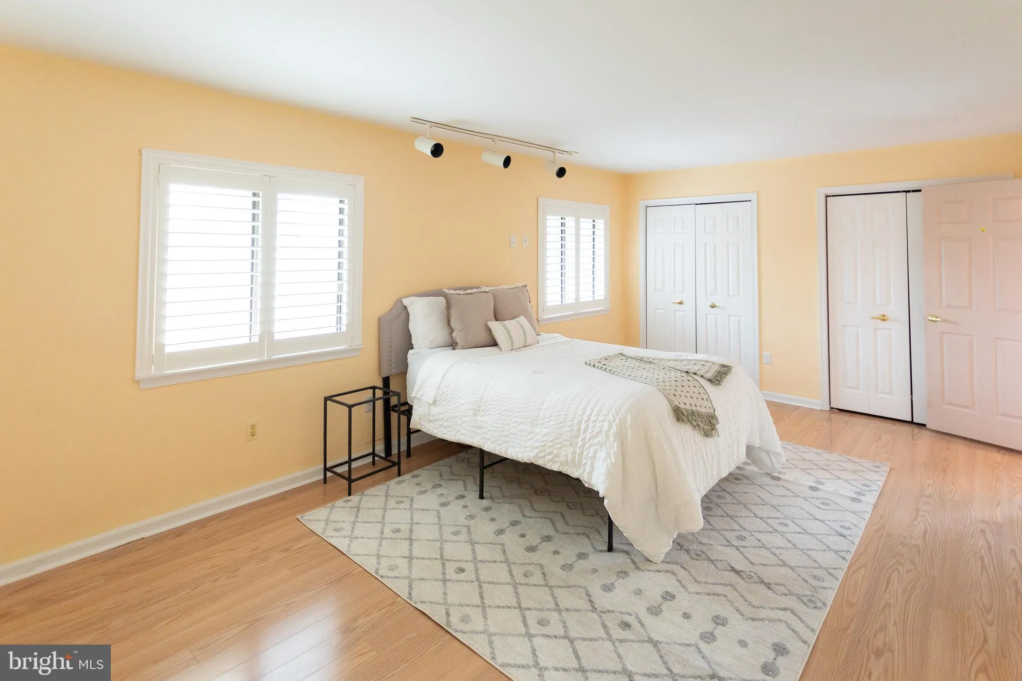 Chesterbrook, Pennsylvania 19087, United States, 5 Bedrooms Bedrooms, ,5 BathroomsBathrooms,Residential,Pending,1924