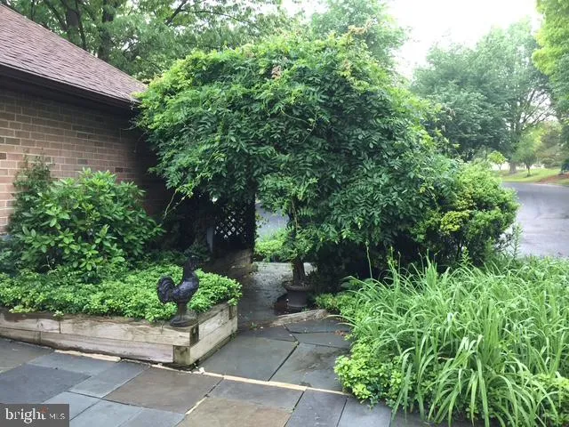 Chesterbrook, Pennsylvania 19087, United States, 5 Bedrooms Bedrooms, ,5 BathroomsBathrooms,Residential,Pending,1924