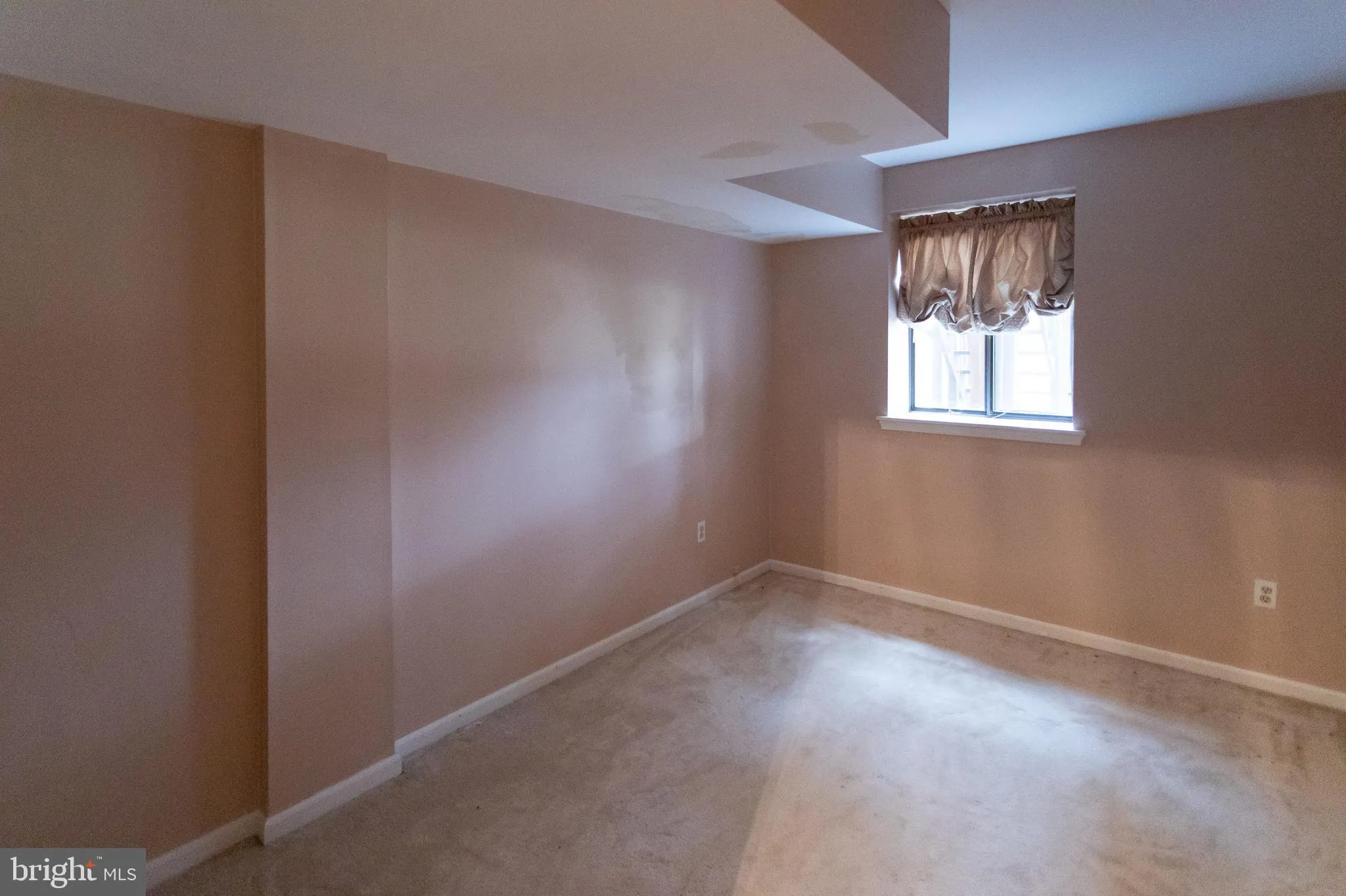 Chesterbrook, Pennsylvania 19087, United States, 5 Bedrooms Bedrooms, ,5 BathroomsBathrooms,Residential,Pending,1924