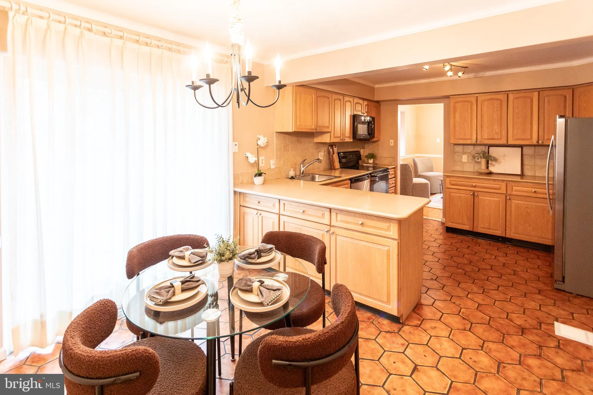 Chesterbrook, Pennsylvania 19087, United States, 5 Bedrooms Bedrooms, ,5 BathroomsBathrooms,Residential,Pending,1924