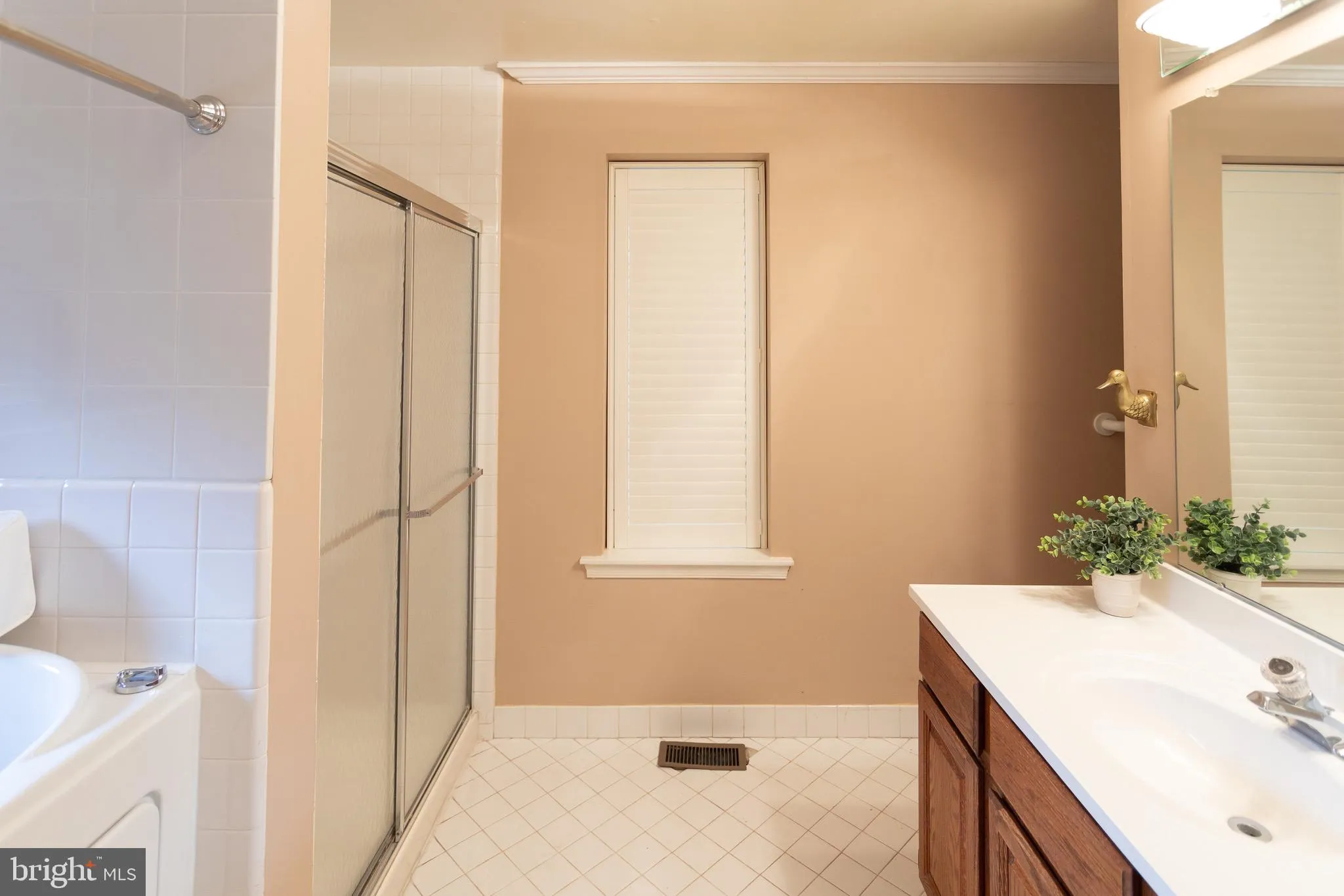 Chesterbrook, Pennsylvania 19087, United States, 5 Bedrooms Bedrooms, ,5 BathroomsBathrooms,Residential,Pending,1924