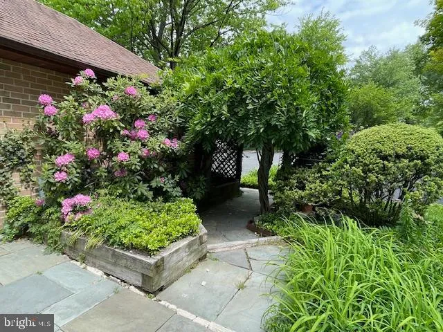 Chesterbrook, Pennsylvania 19087, United States, 5 Bedrooms Bedrooms, ,5 BathroomsBathrooms,Residential,Pending,1924
