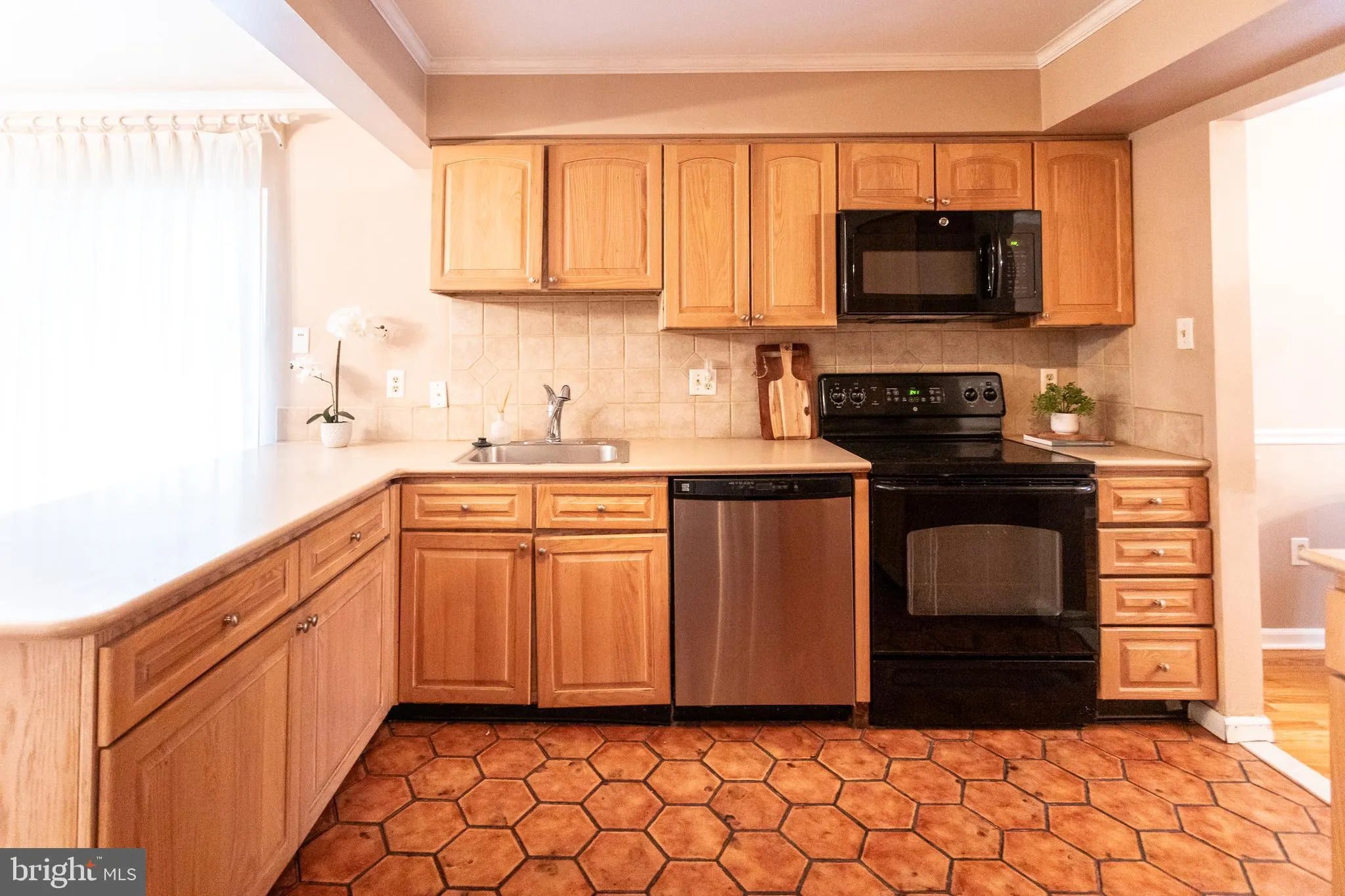 Chesterbrook, Pennsylvania 19087, United States, 5 Bedrooms Bedrooms, ,5 BathroomsBathrooms,Residential,Pending,1924