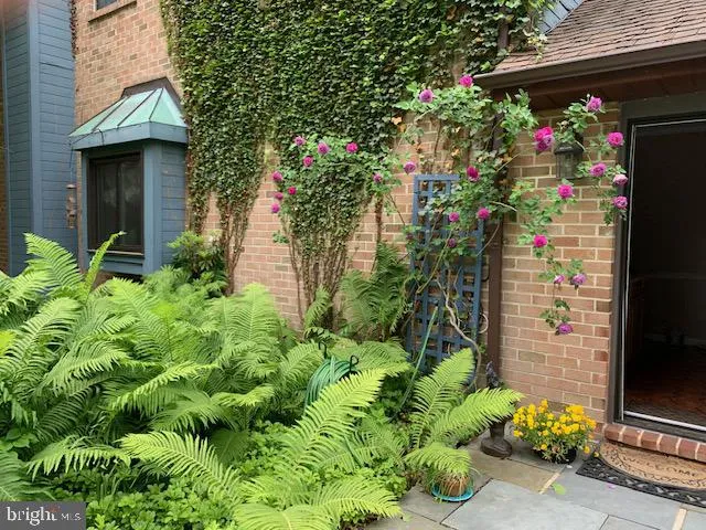 Chesterbrook, Pennsylvania 19087, United States, 5 Bedrooms Bedrooms, ,5 BathroomsBathrooms,Residential,Pending,1924