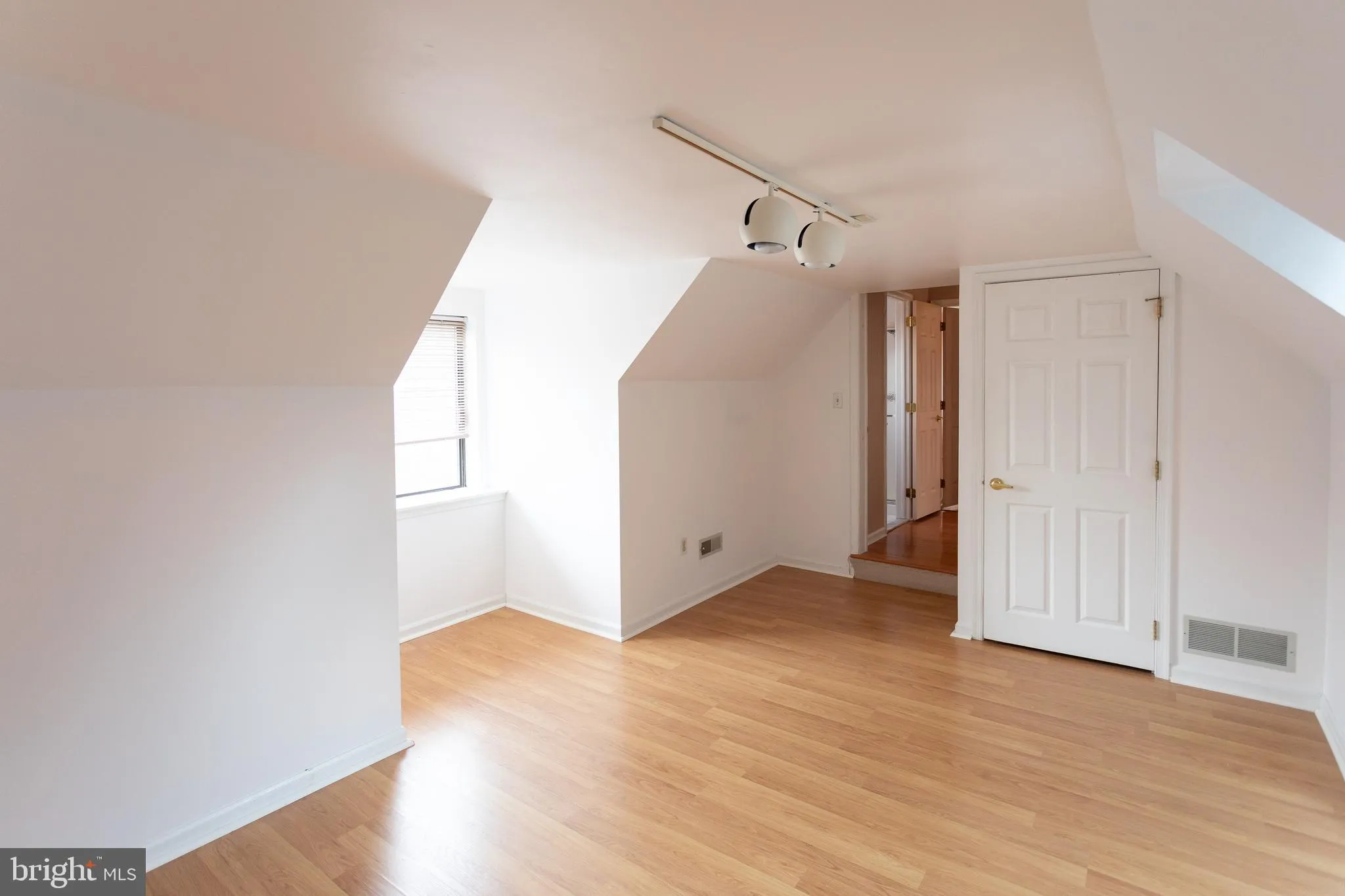 Chesterbrook, Pennsylvania 19087, United States, 5 Bedrooms Bedrooms, ,5 BathroomsBathrooms,Residential,Pending,1924