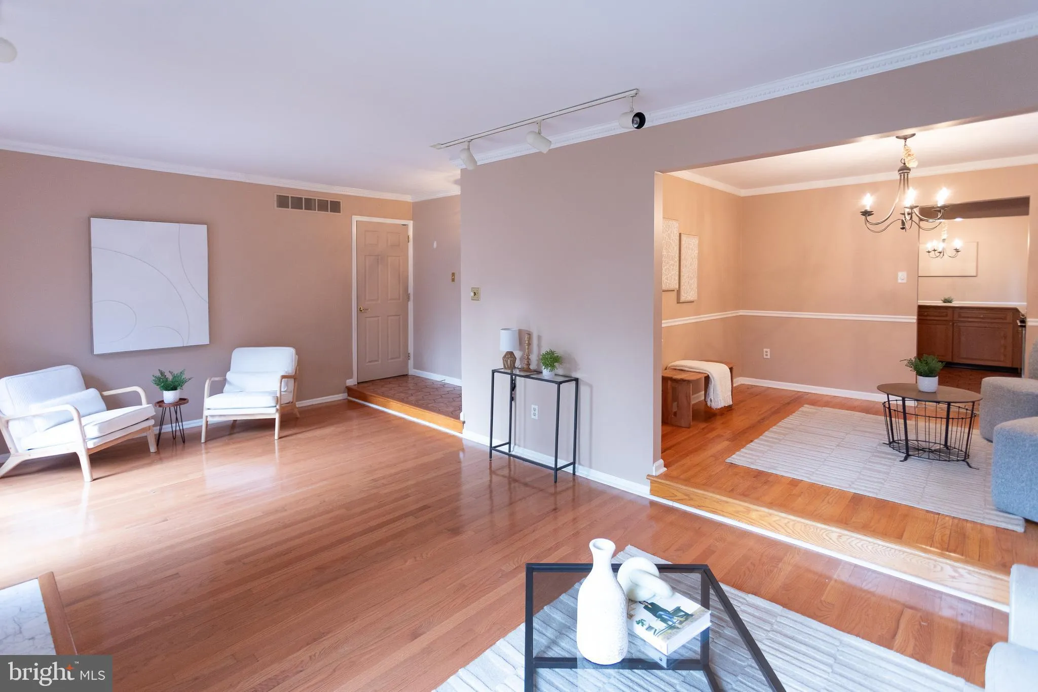 Chesterbrook, Pennsylvania 19087, United States, 5 Bedrooms Bedrooms, ,5 BathroomsBathrooms,Residential,Pending,1924