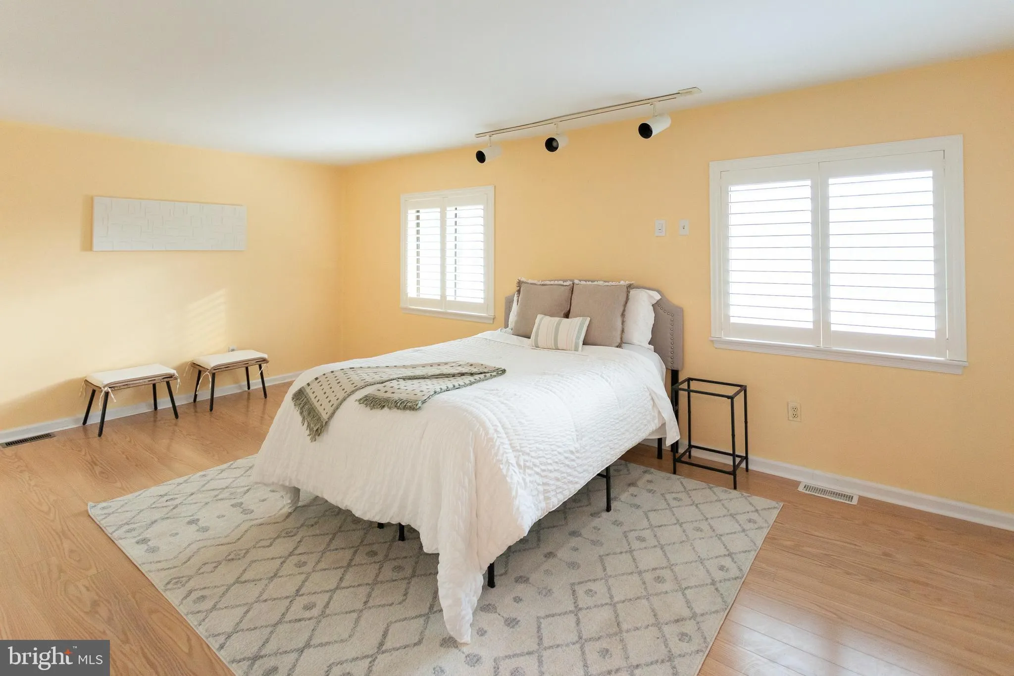 Chesterbrook, Pennsylvania 19087, United States, 5 Bedrooms Bedrooms, ,5 BathroomsBathrooms,Residential,Pending,1924