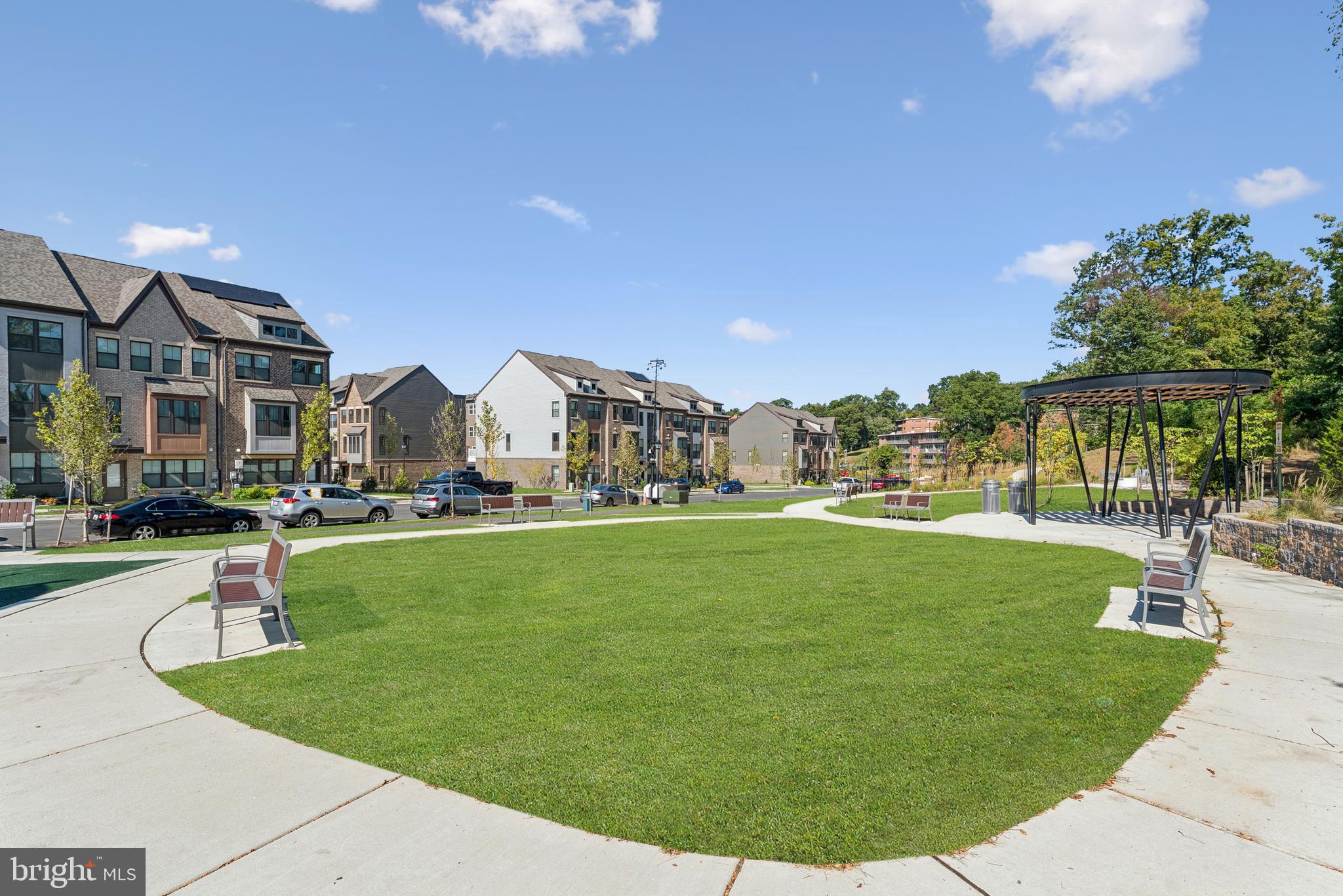 GATEWAY WEST - Residential