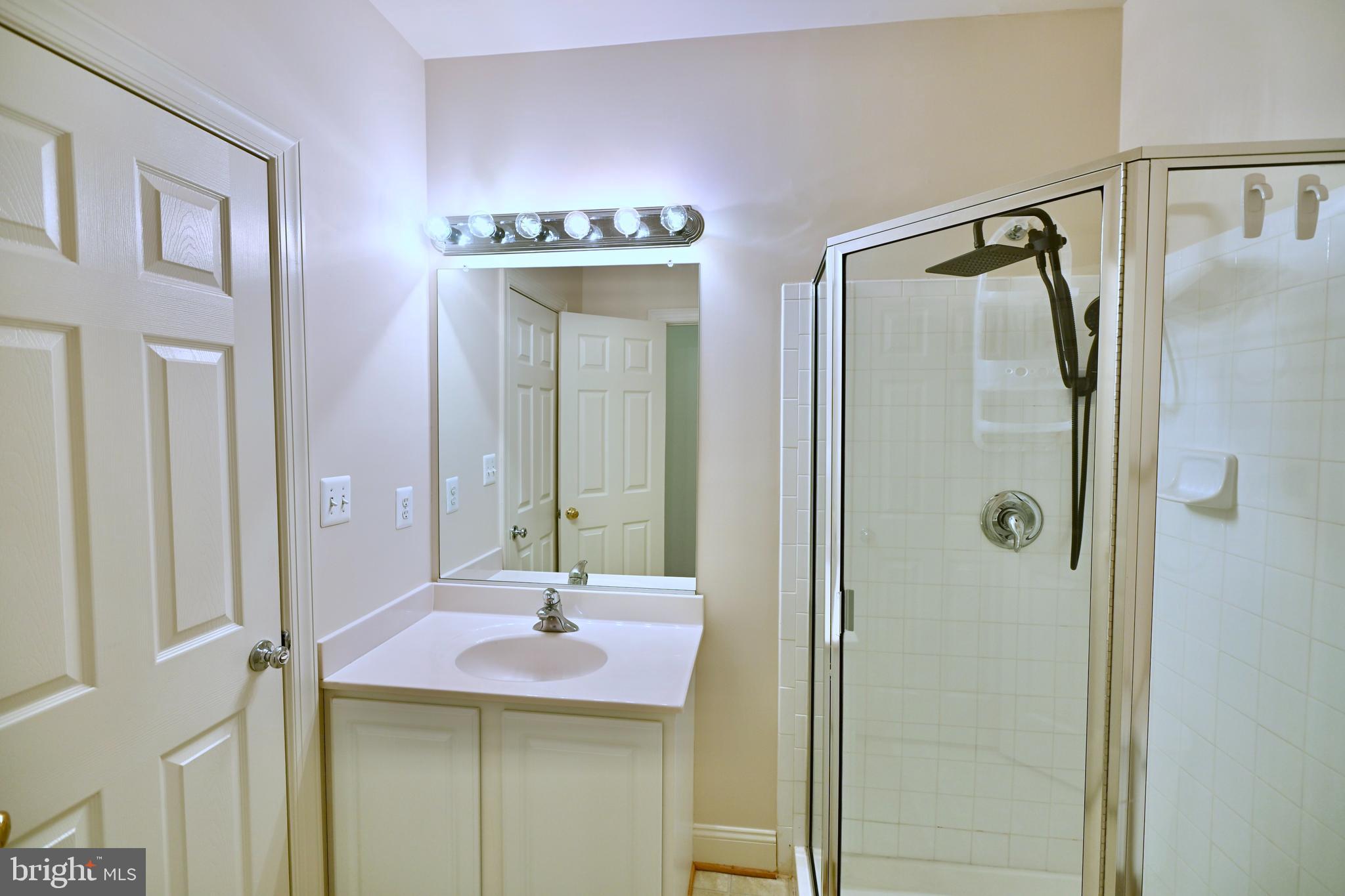 SHEFFIELD MANOR - Residential Lease