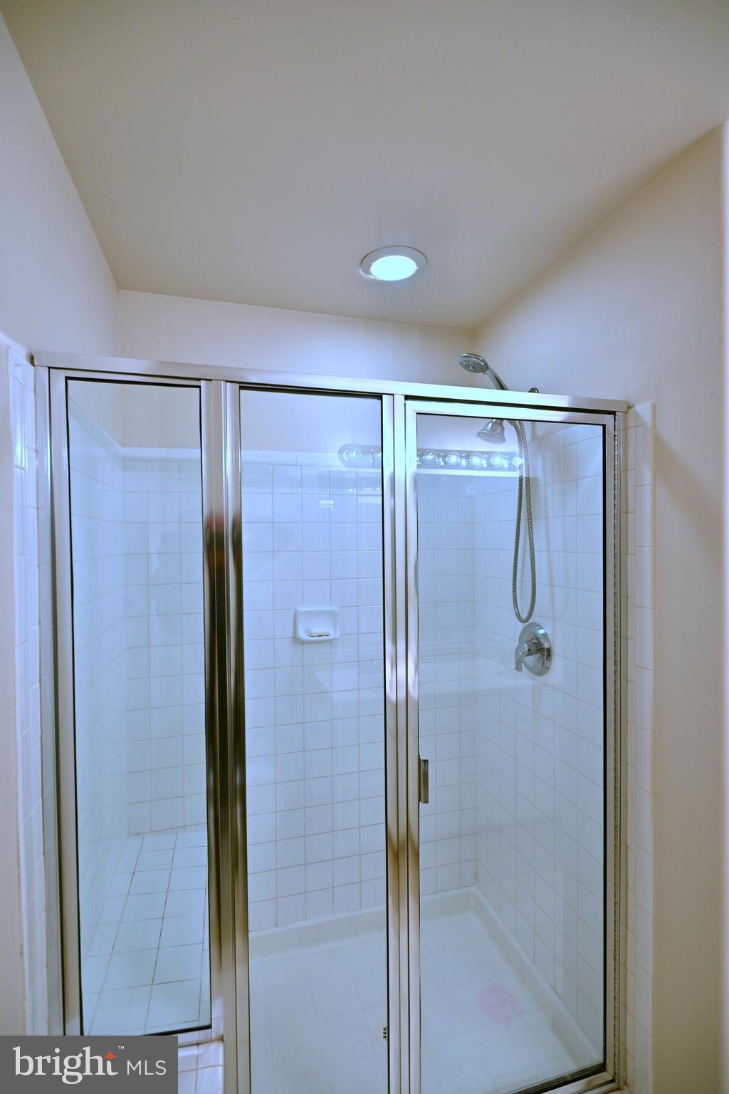 SHEFFIELD MANOR - Residential Lease