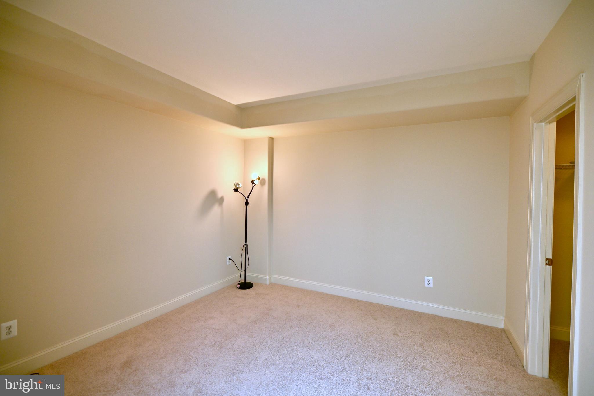 SHEFFIELD MANOR - Residential Lease