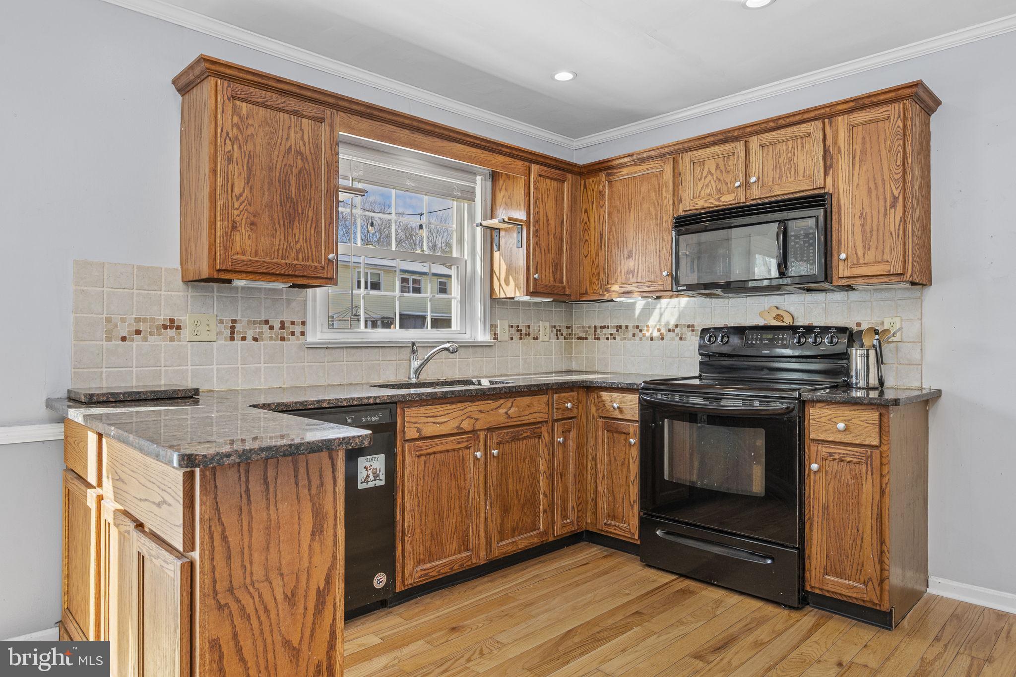 INGLESIDE VILLAGE - Residential