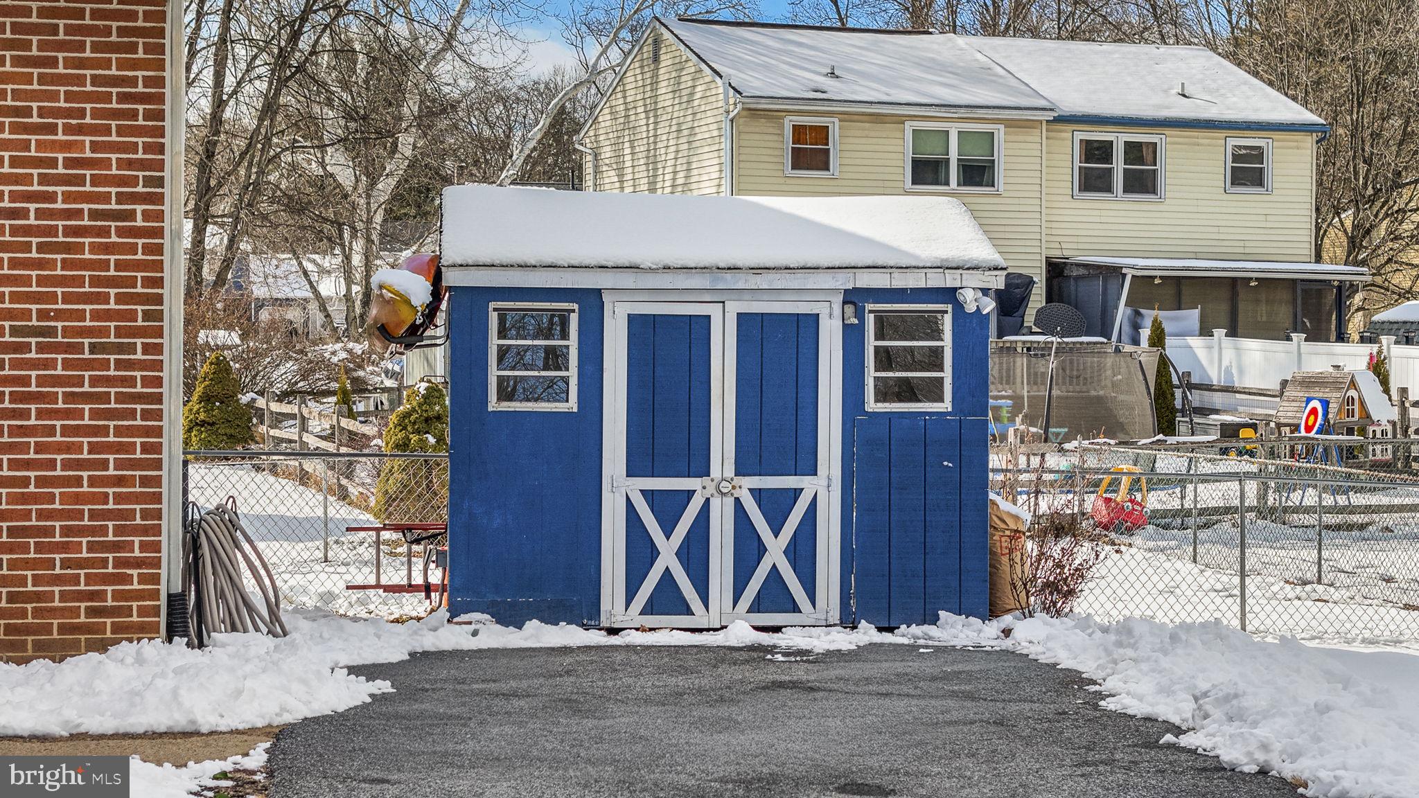 INGLESIDE VILLAGE - Residential