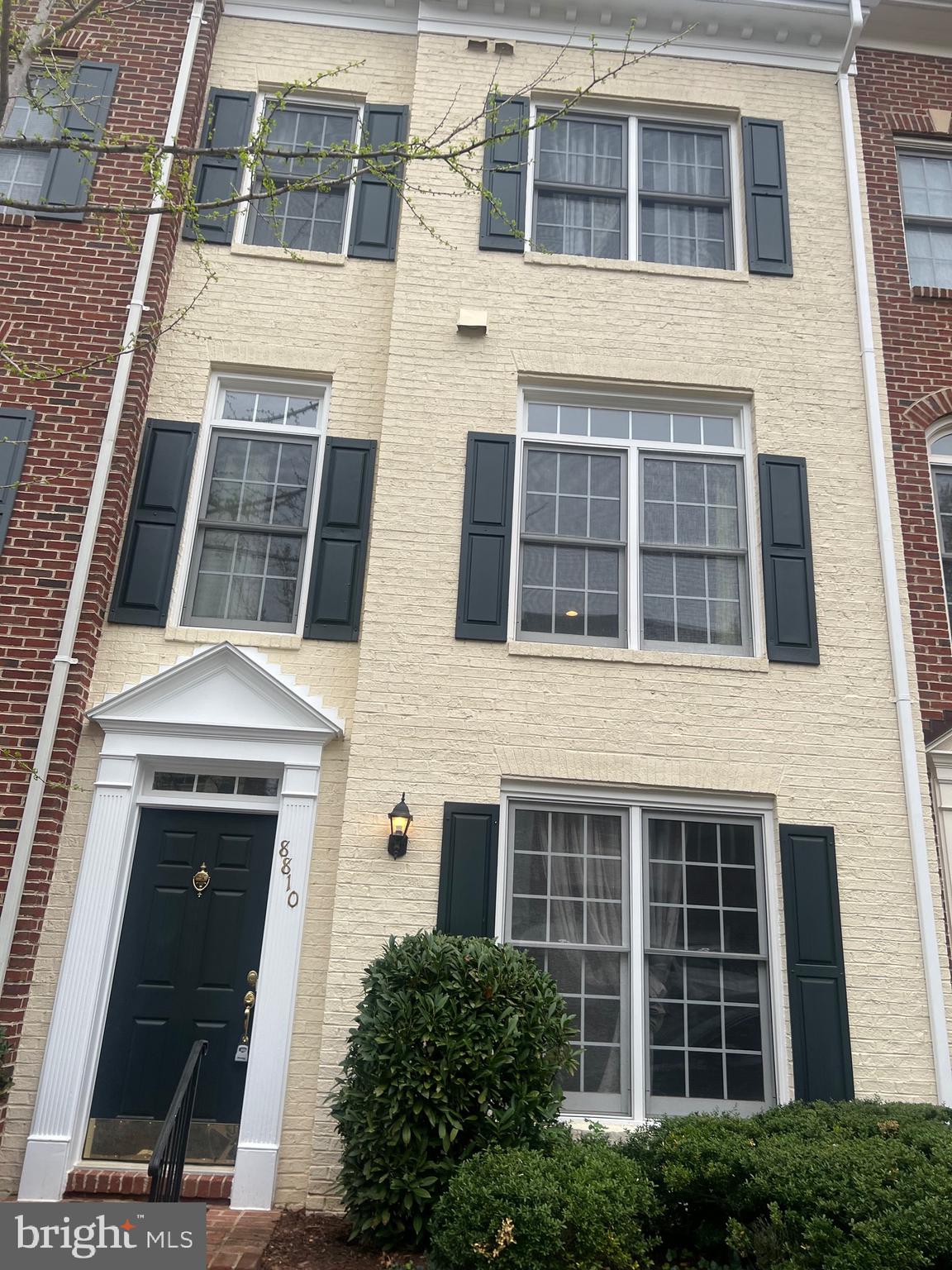 TYSONS VILLAGE - Residential Lease