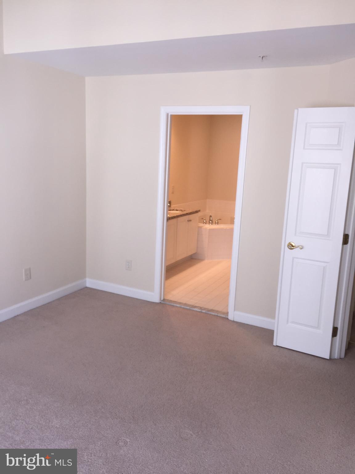 TYSONS VILLAGE - Residential Lease