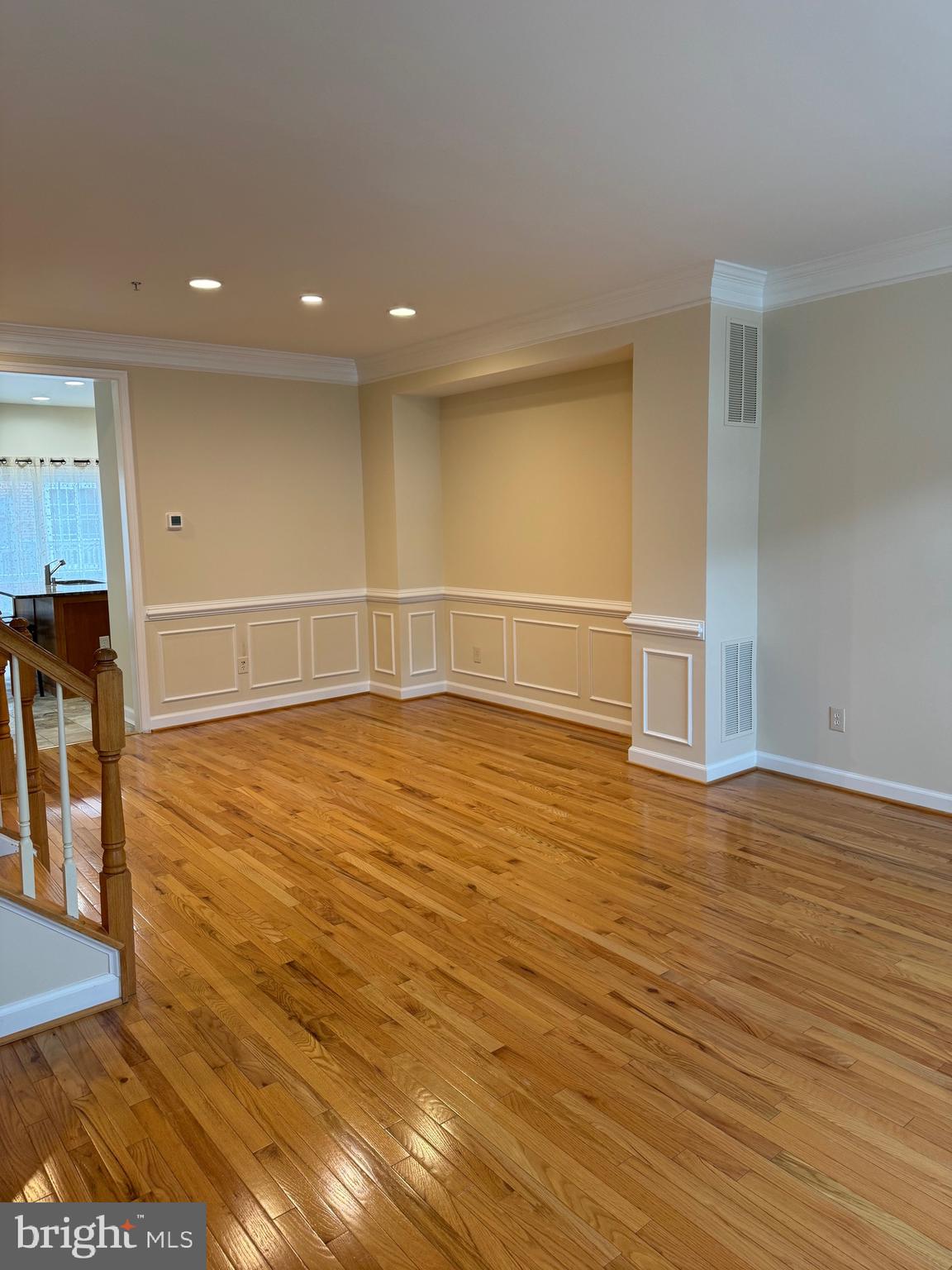 TYSONS VILLAGE - Residential Lease