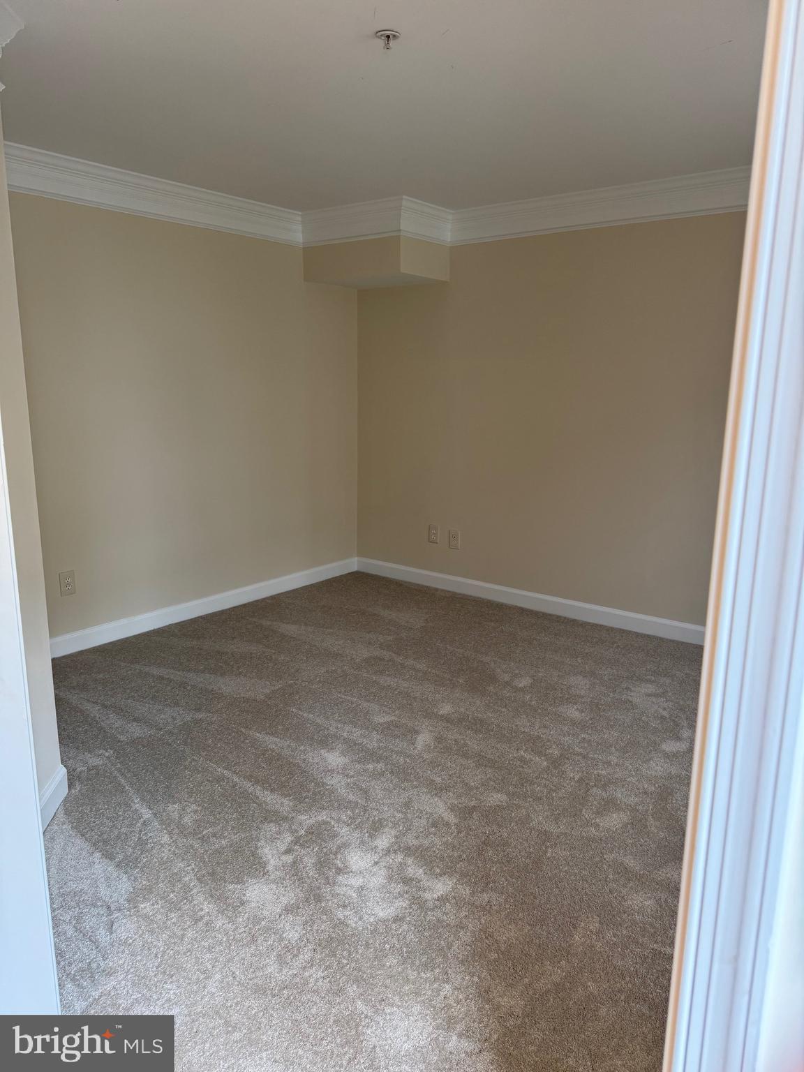 TYSONS VILLAGE - Residential Lease