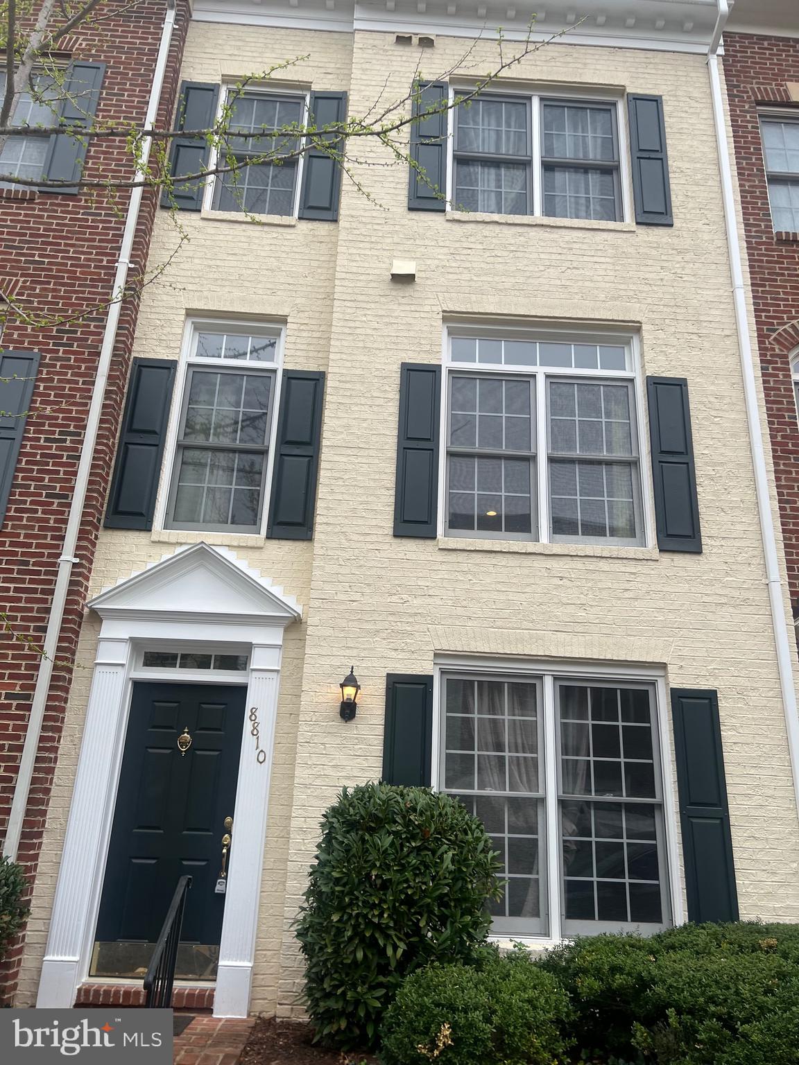 TYSONS VILLAGE - Residential Lease