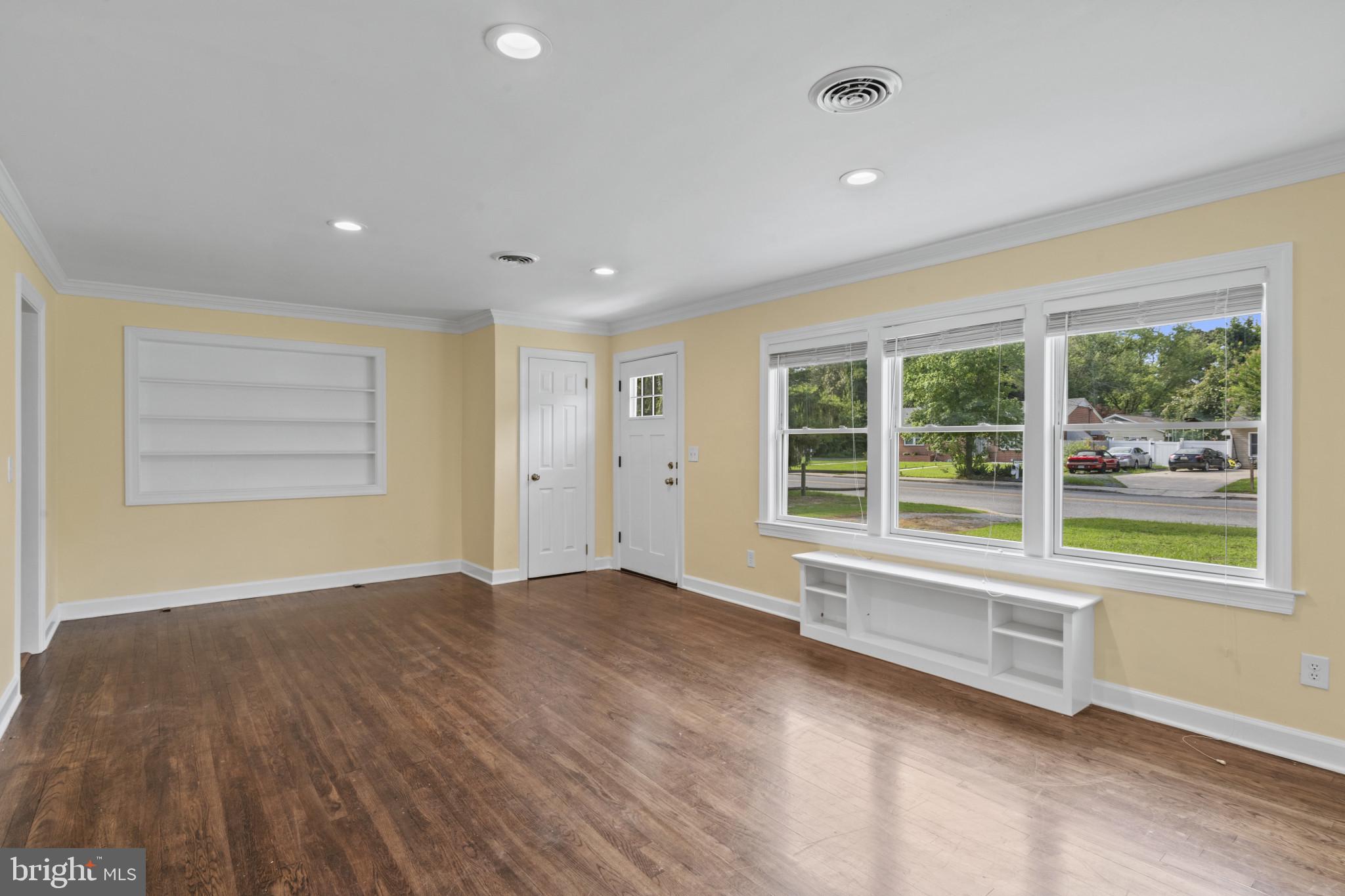 421 LOBLOLLY LANE