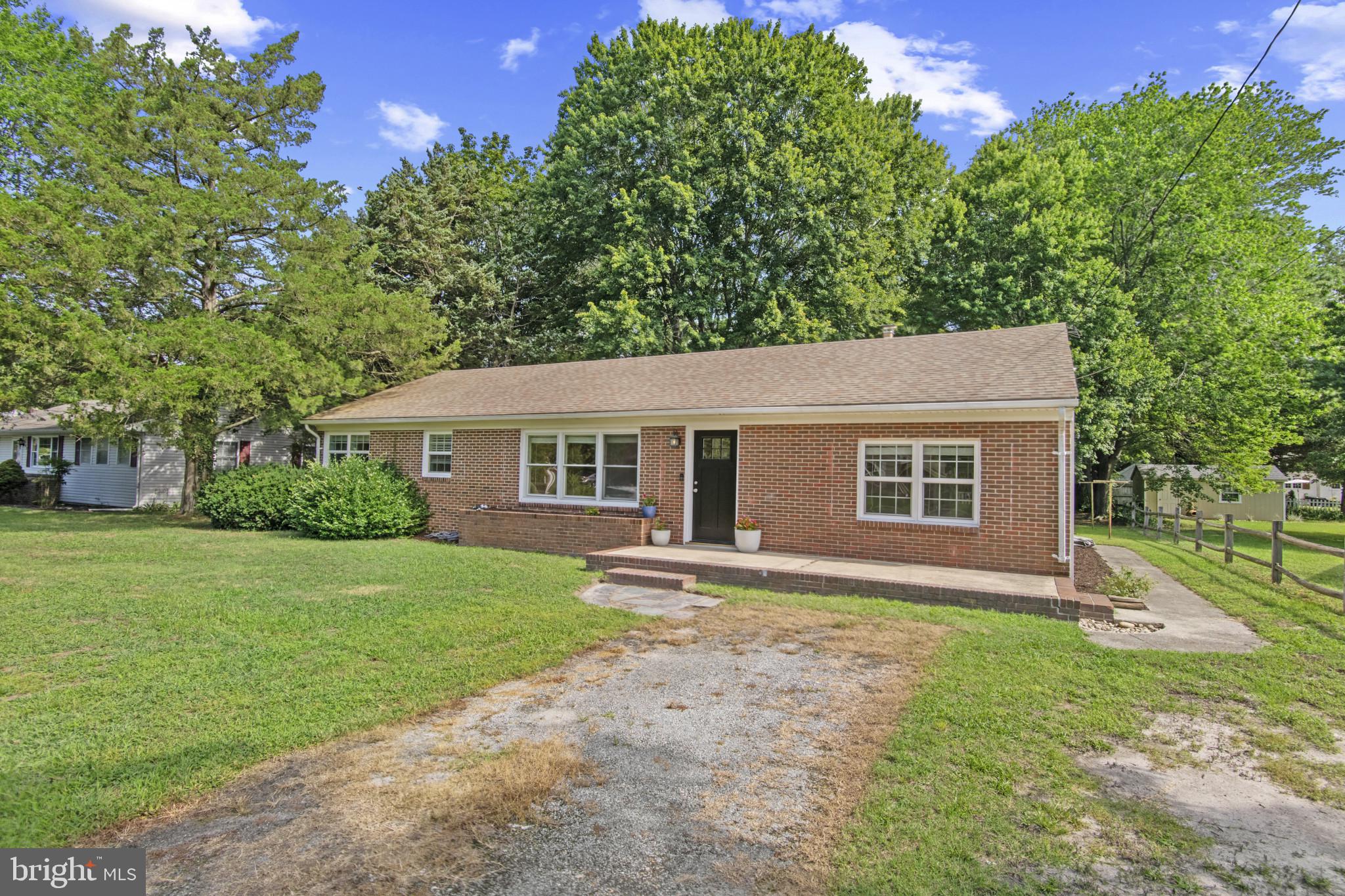421 LOBLOLLY LANE