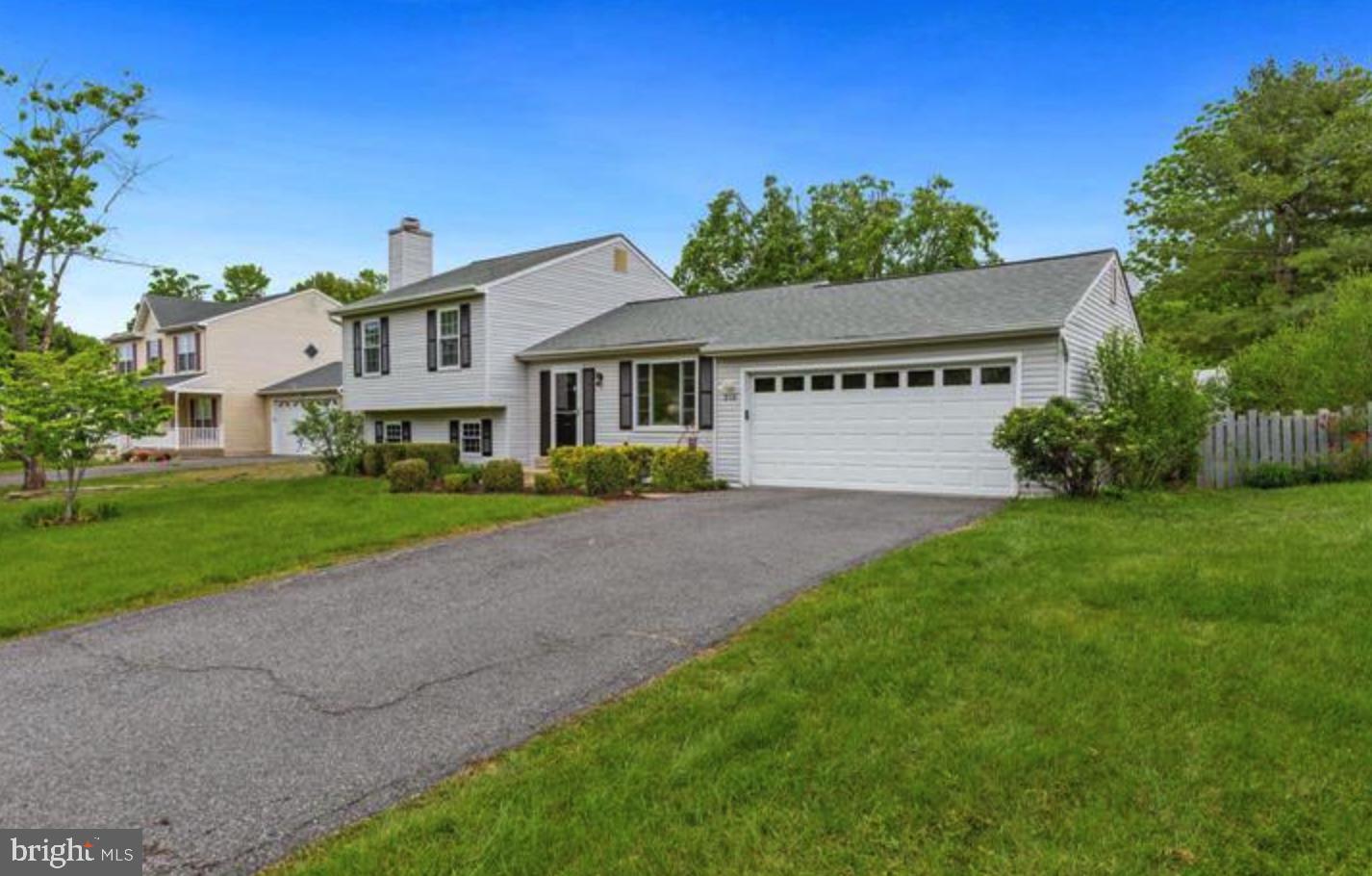 VISTA WOODS - Residential Lease