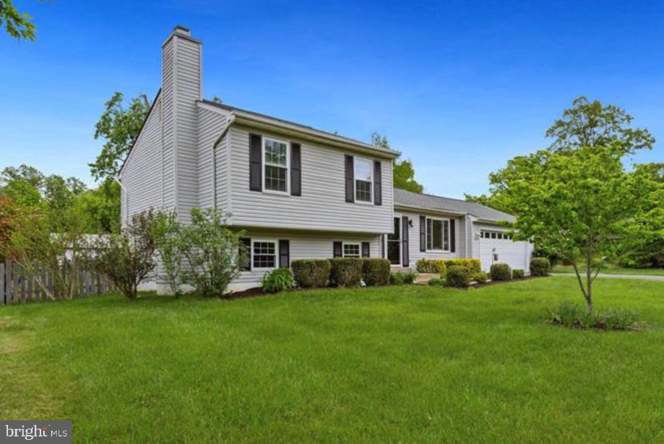 VISTA WOODS - Residential Lease