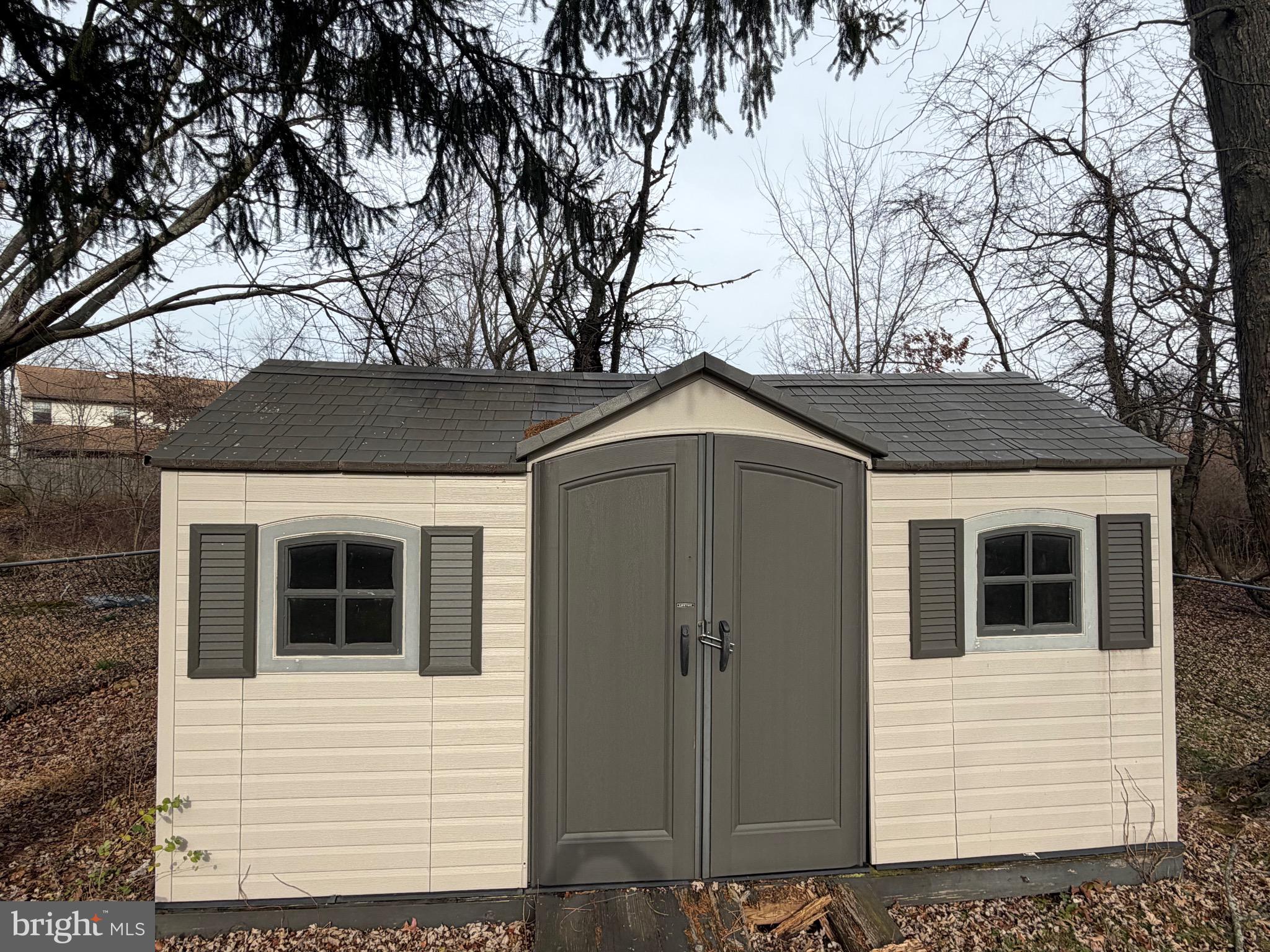 RICHLAND MEAD - Residential Lease