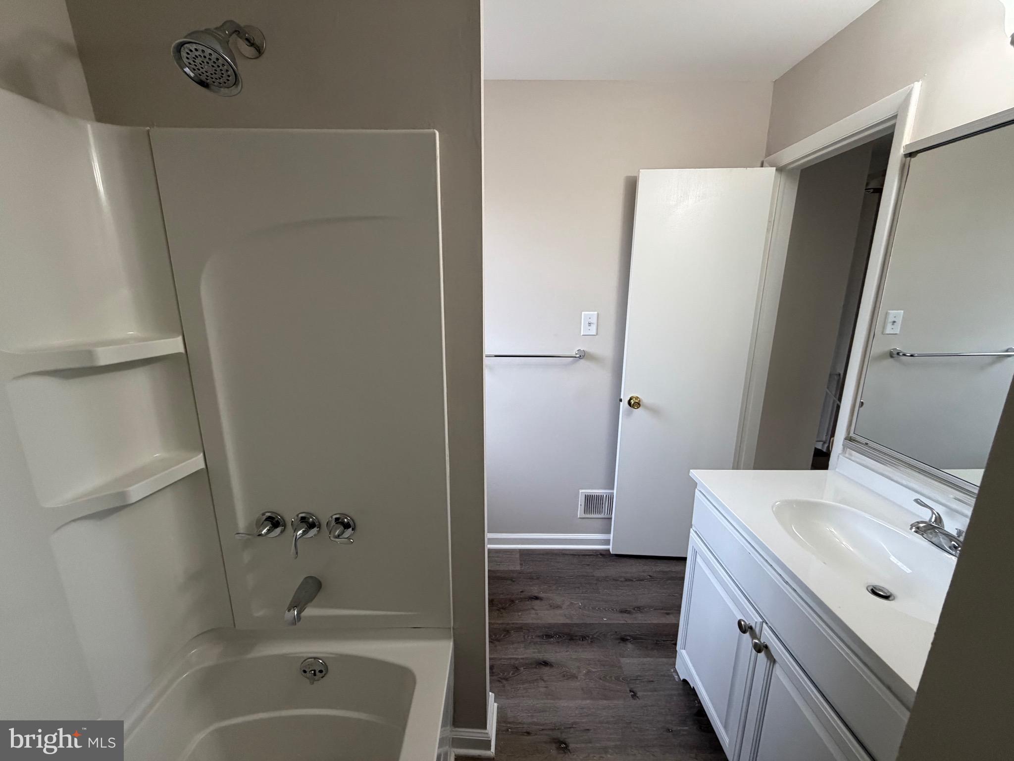 RICHLAND MEAD - Residential Lease