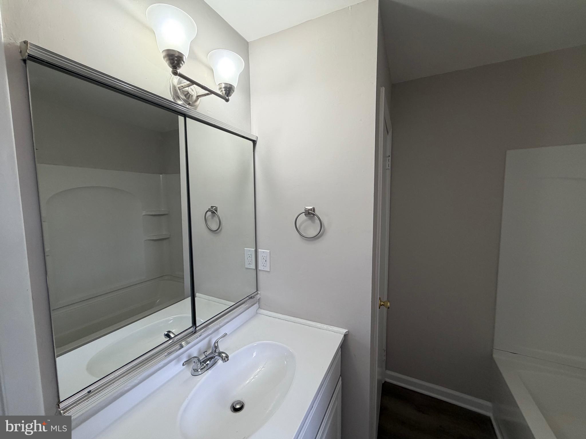 RICHLAND MEAD - Residential Lease