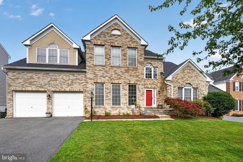 Homes For Sale - 11501 Seneca Forest Circle<br/> GERMANTOWN, MD 20876