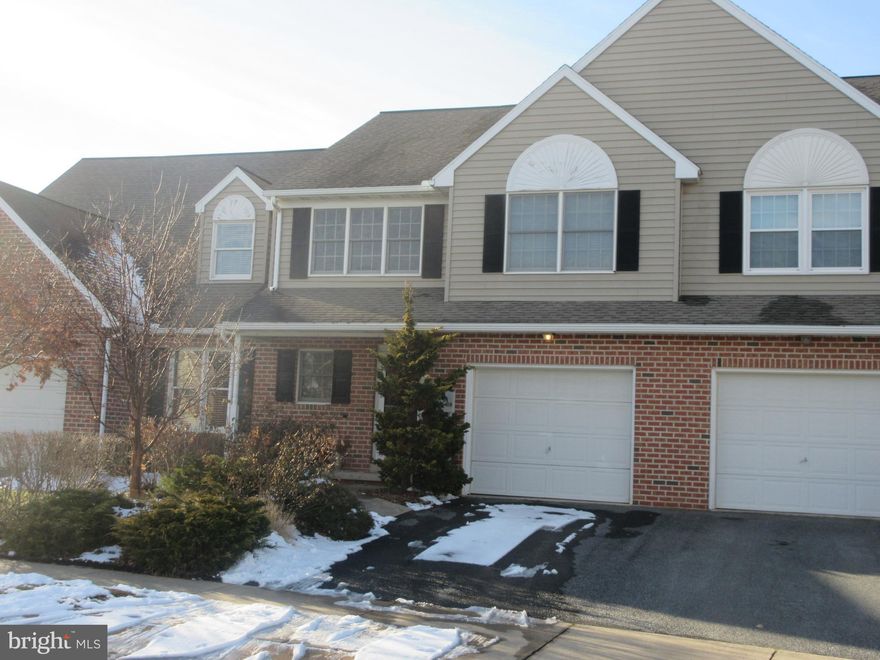Welcome home to this well maintained and tastefully improved Summit Hills townhouse.  This home is move in ready and features an eat in kitchen with new granite counters,  open layout living room and dining room with skylights, first flr full bath with walk in shower, 1st flr laundry, 2nd floor loft and 2 good sized bedrooms with a Jack and Jill bathroom and more.  No HOA fees!   Ample storage.  Per the original owner, this town home was a custom build.