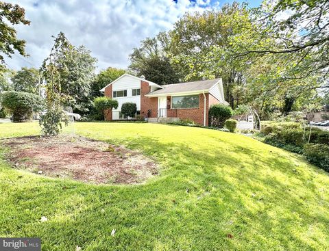 Photo of 2706 Loma Street, SILVER SPRING, MD 20902 (MLS # MDMC2202616)