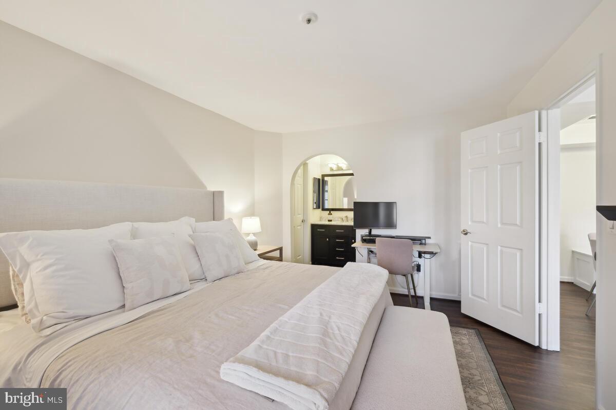 THE GABLES ON TUCKERMAN - Residential