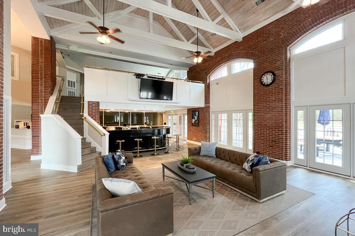 THE GABLES ON TUCKERMAN - Residential