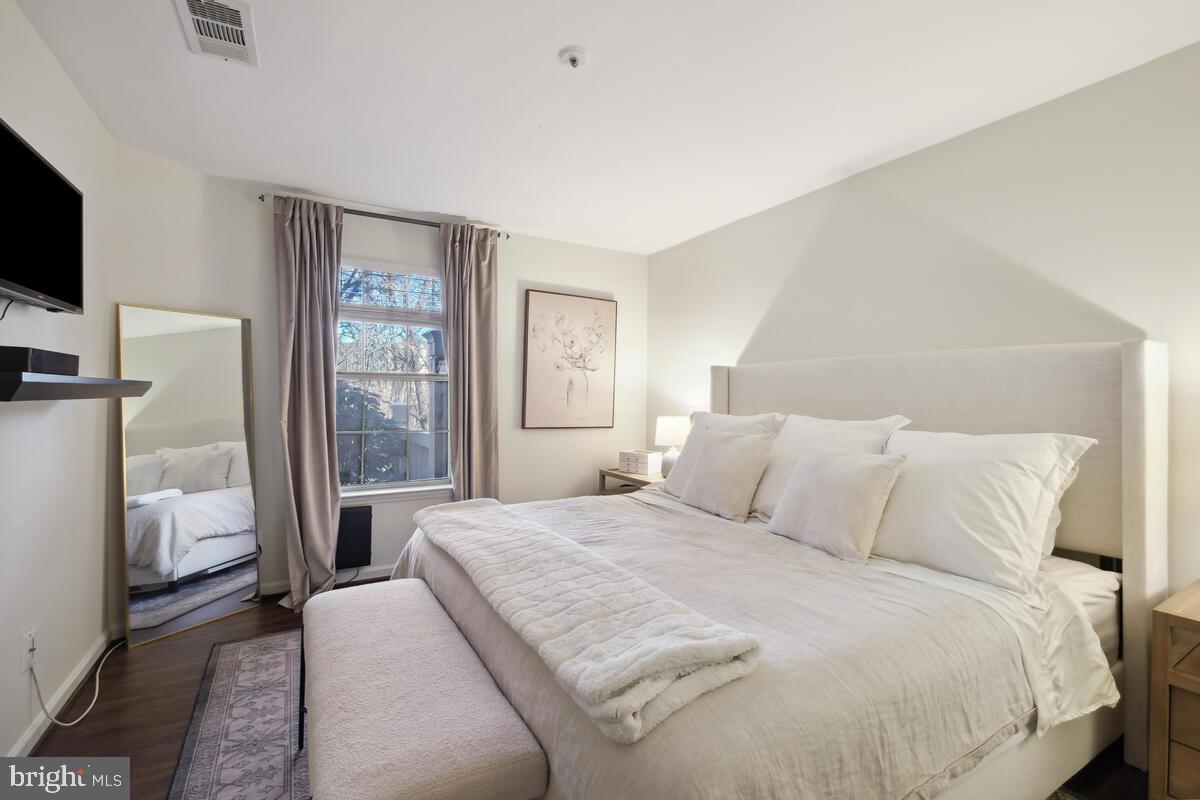 THE GABLES ON TUCKERMAN - Residential