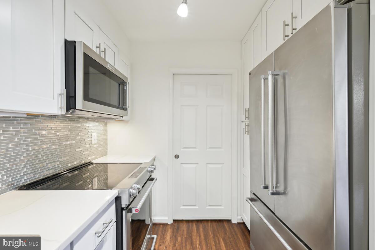 THE GABLES ON TUCKERMAN - Residential