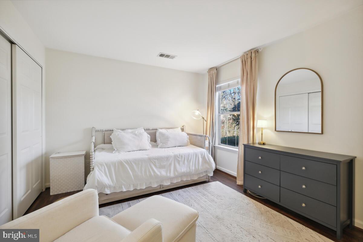 THE GABLES ON TUCKERMAN - Residential